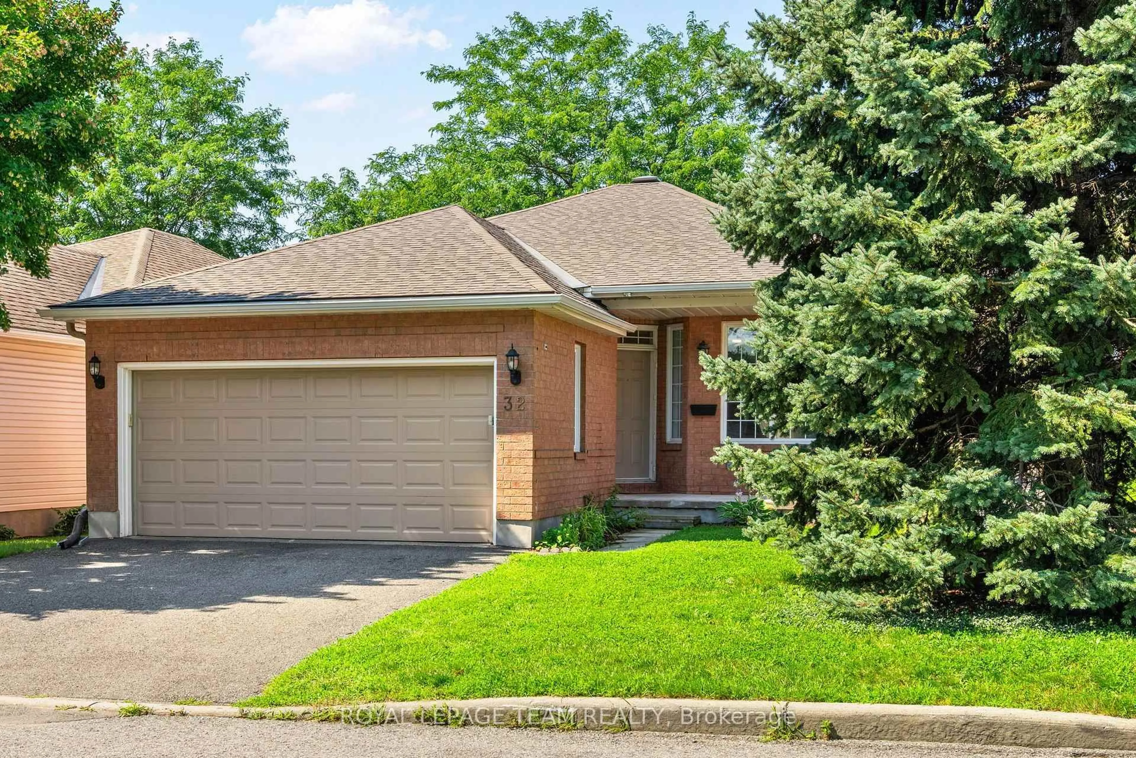 Home with brick exterior material, street for 32 Trump Ave, Ottawa Ontario K2C 4A7