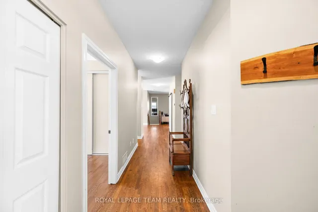 32 Trump Ave, Ottawa 5