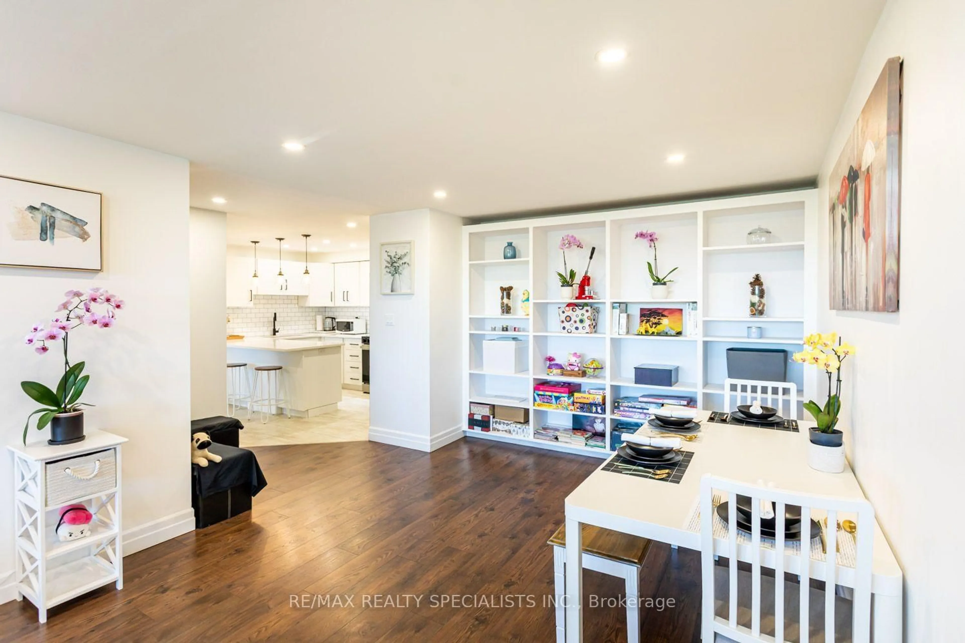 Contemporary kitchen, unknown for 55 Yarmouth St #601, Guelph Ontario N1H 7R4