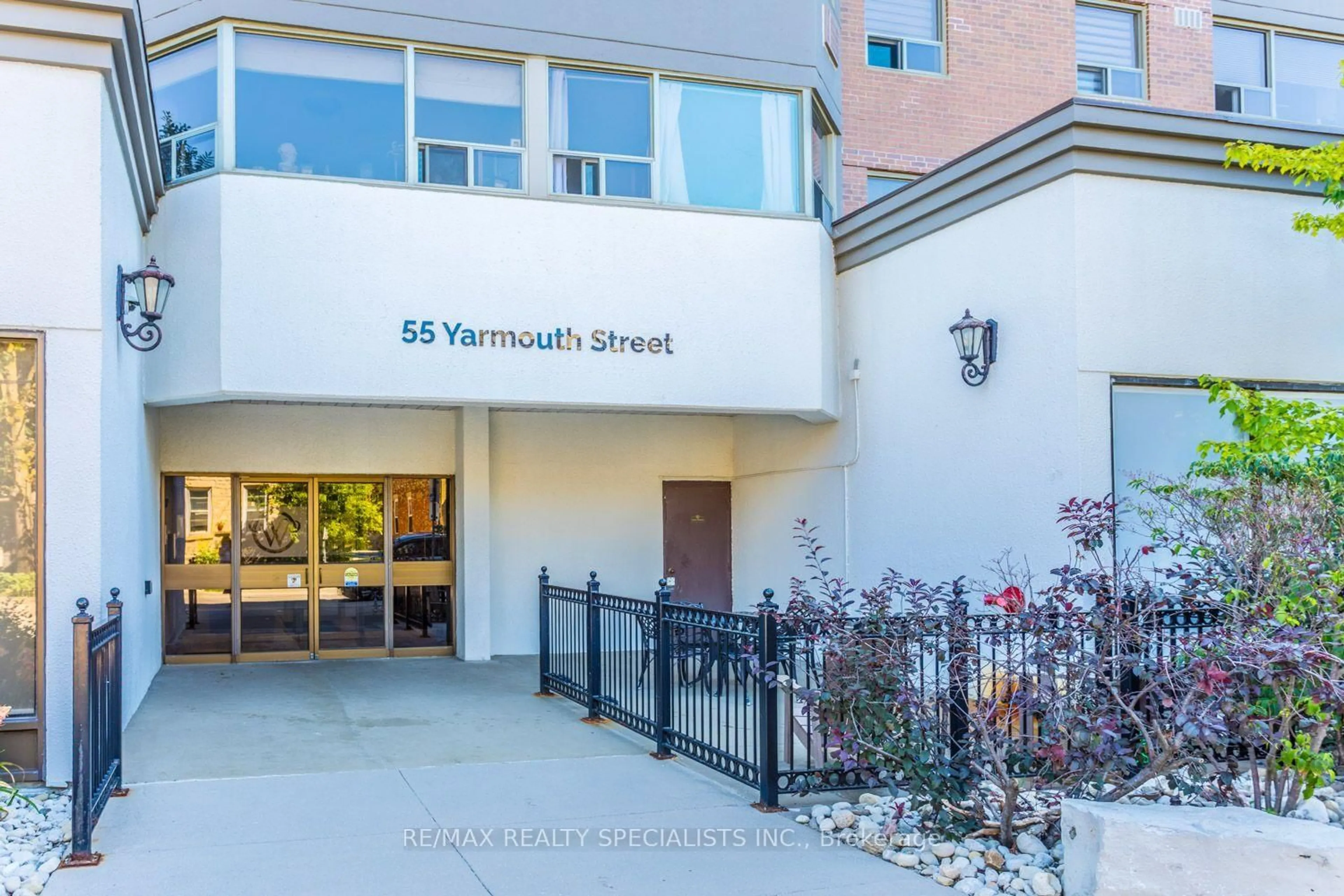 Indoor foyer for 55 Yarmouth St #601, Guelph Ontario N1H 7R4