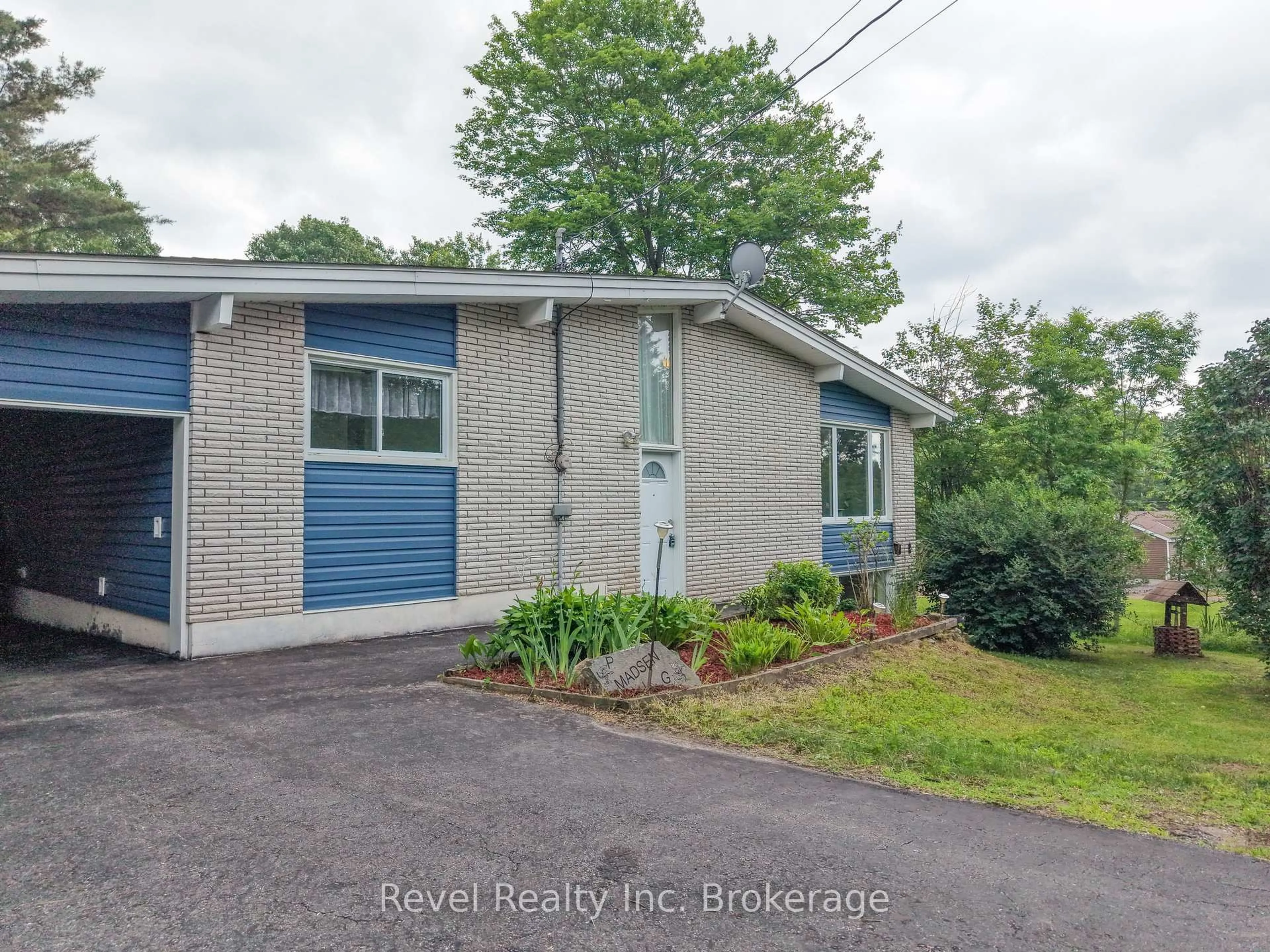 A pic from outside/outdoor area/front of a property/back of a property/a pic from drone, street for 1683 Highway 94, East Ferris Ontario P0H 1K0