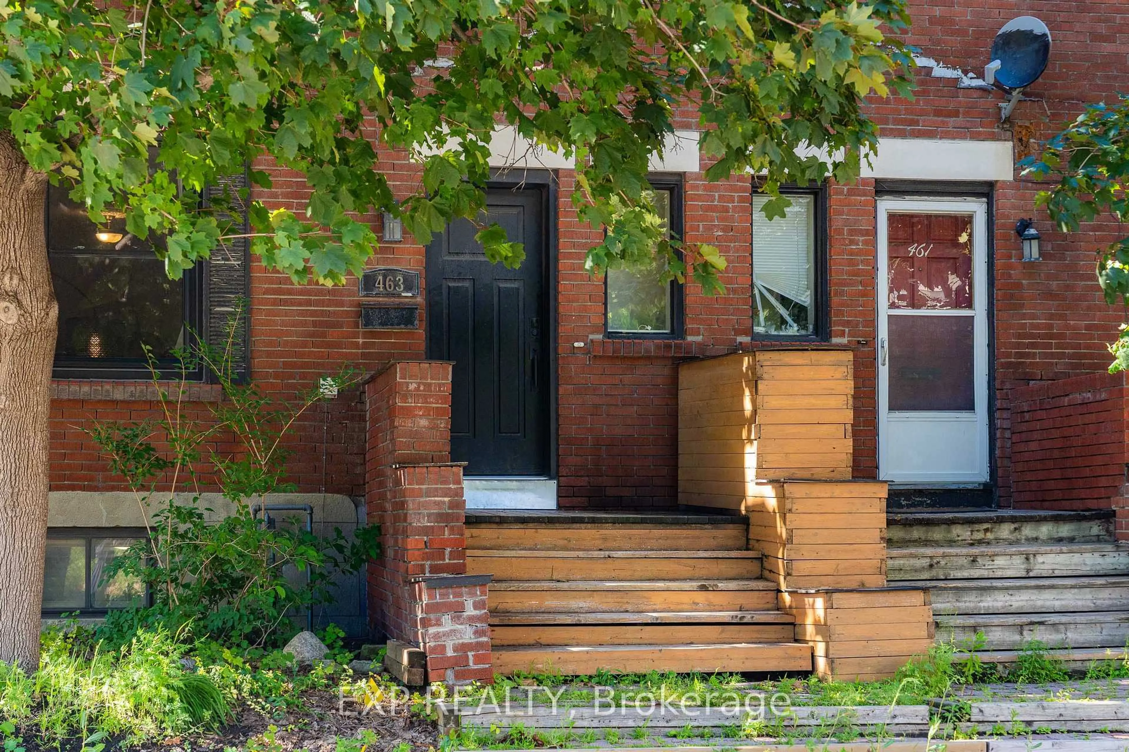 Home with brick exterior material, street for 463 Slater St, Ottawa Ontario K1R 5C2