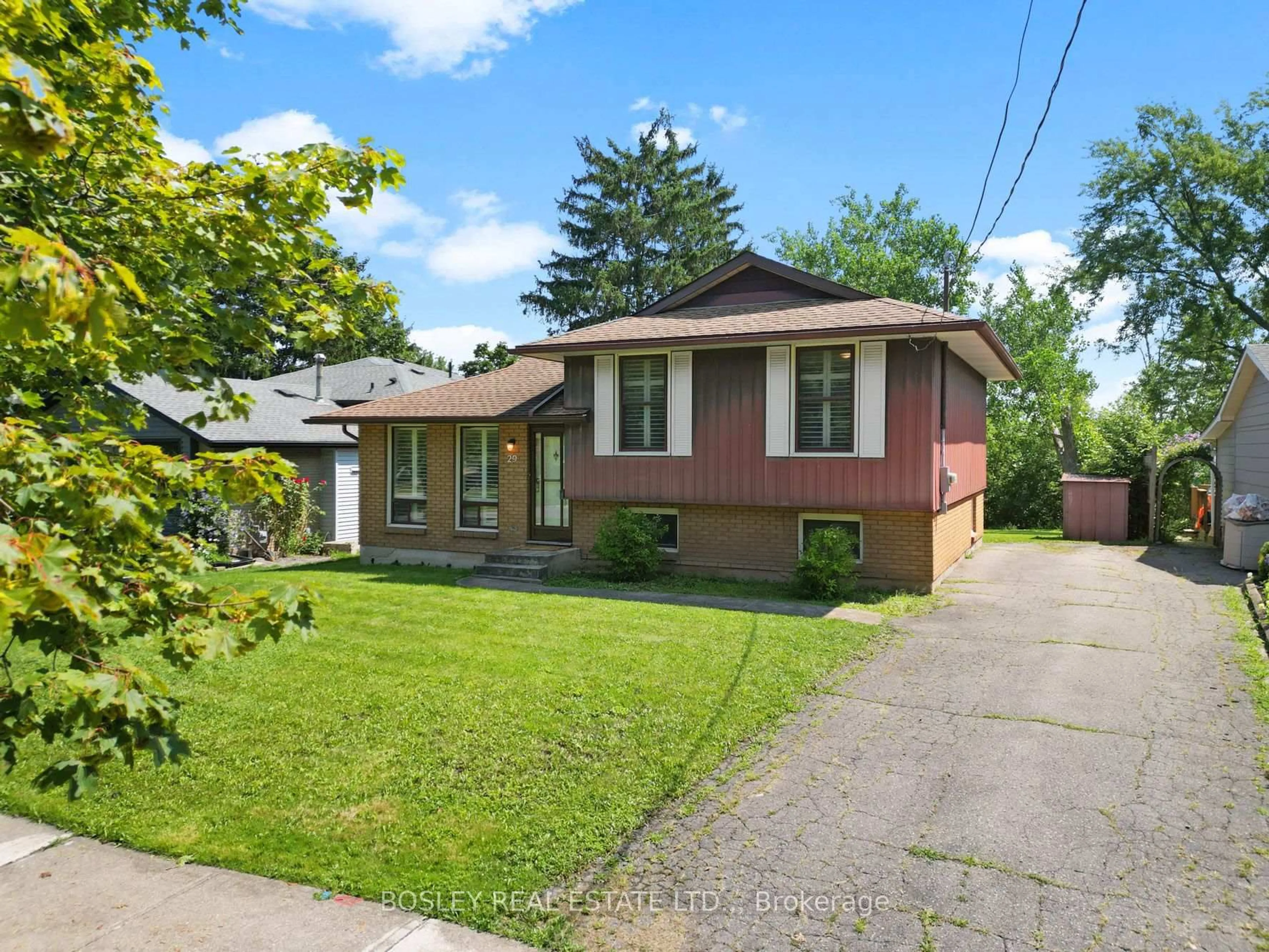 Home with brick exterior material, street for 29 Carriage Rd, St. Catharines Ontario L2P 1S6