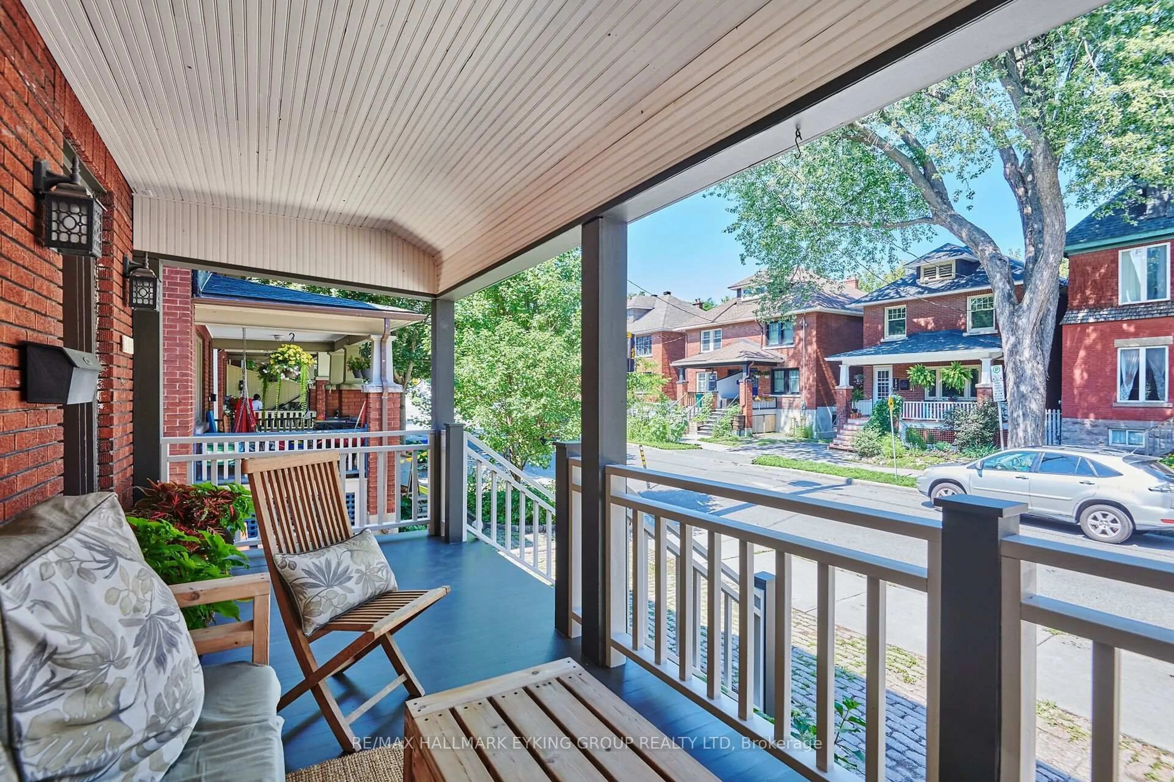 Patio, street for 290 Flora St, Ottawa Ontario K1R 5S3