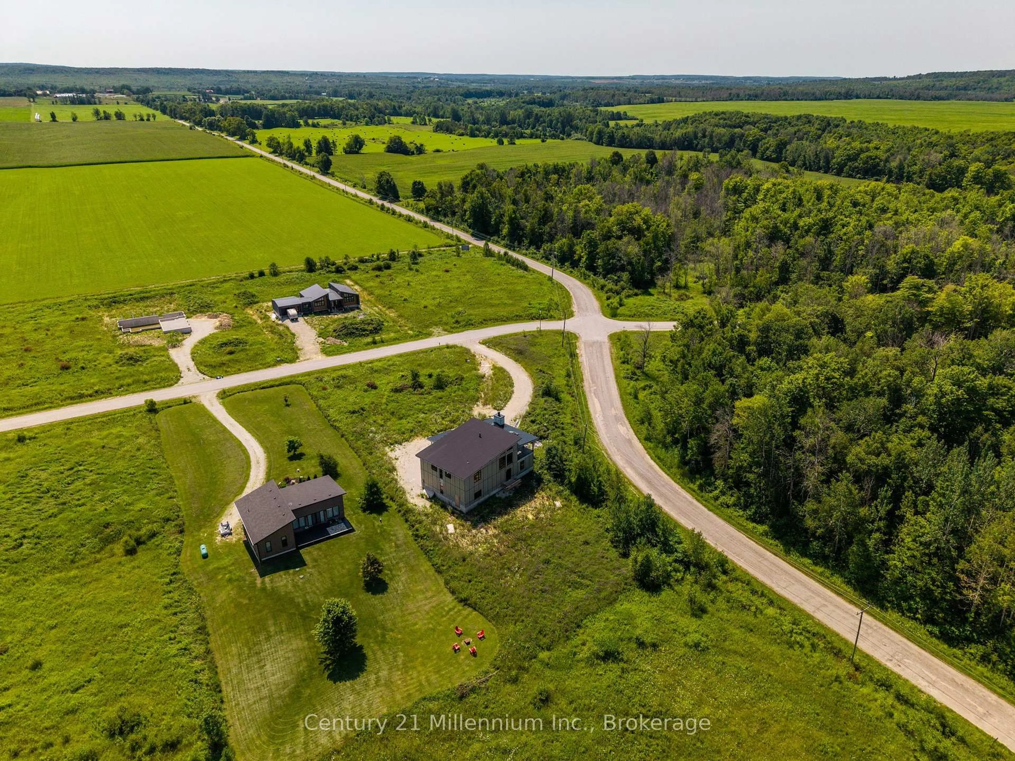 A pic from outside/outdoor area/front of a property/back of a property/a pic from drone, unknown for 101 Ugovsek Cres, Meaford Ontario N0H 1B0