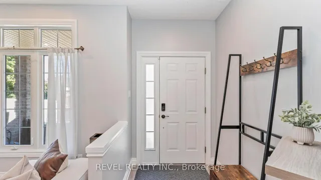 857 CRESTHAVEN Cres, London South 5