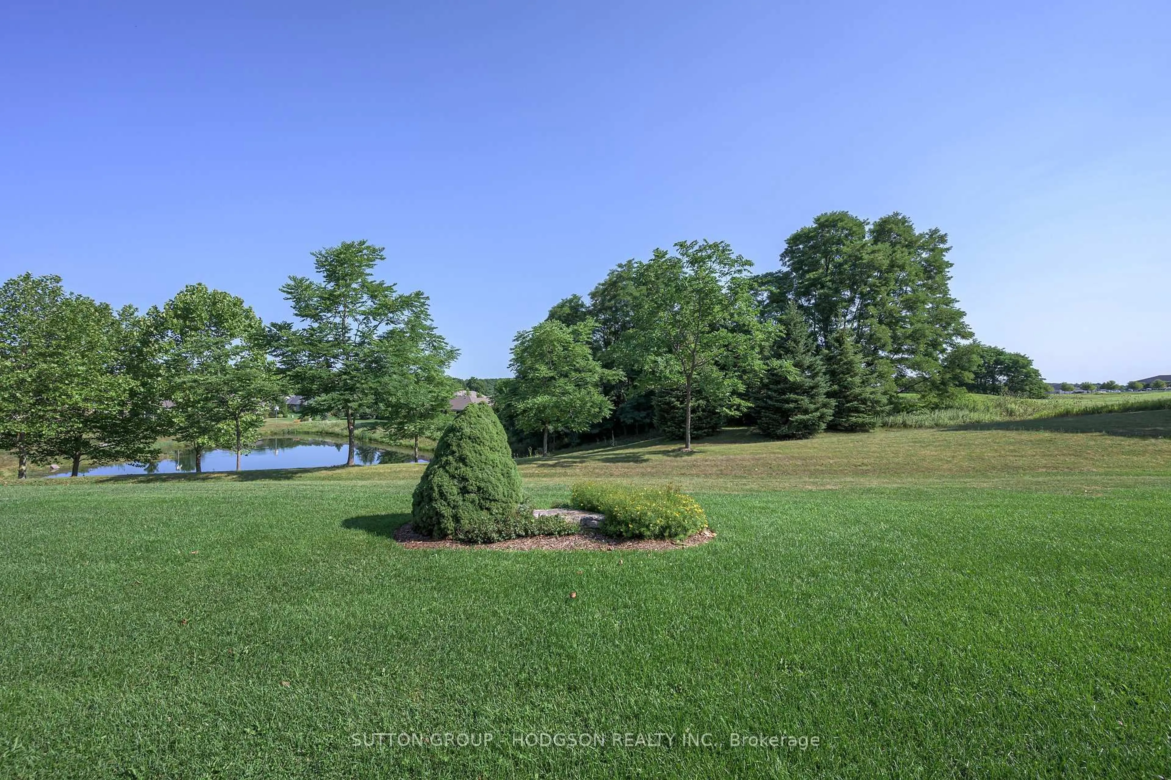 A pic from outside/outdoor area/front of a property/back of a property/a pic from drone, water/lake/river/ocean view for 2304 Jack Nash Dr, London South Ontario N6K 5R3