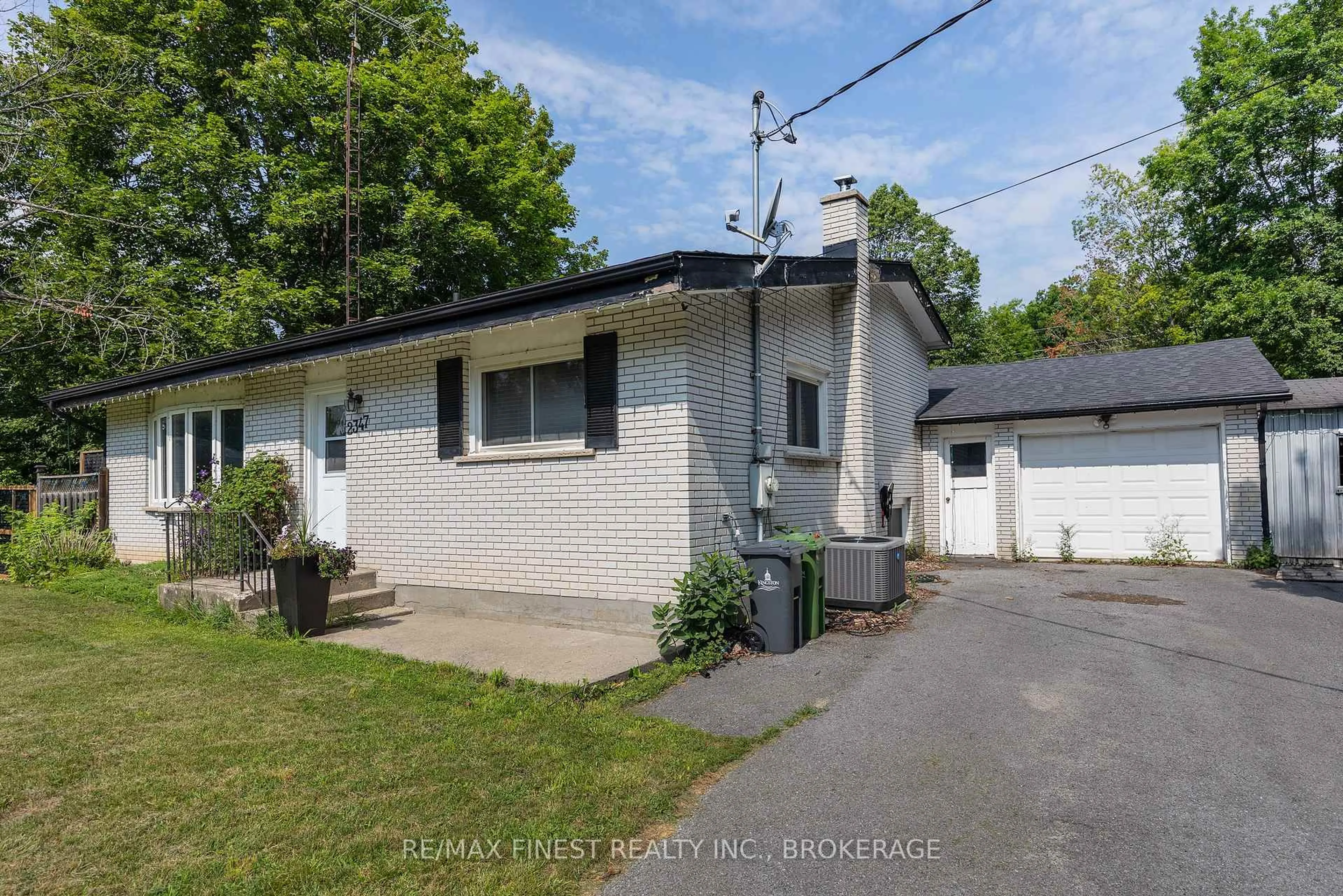 A pic from outside/outdoor area/front of a property/back of a property/a pic from drone, street for 2347 BATTERSEA Rd, Kingston Ontario K0H 1S0
