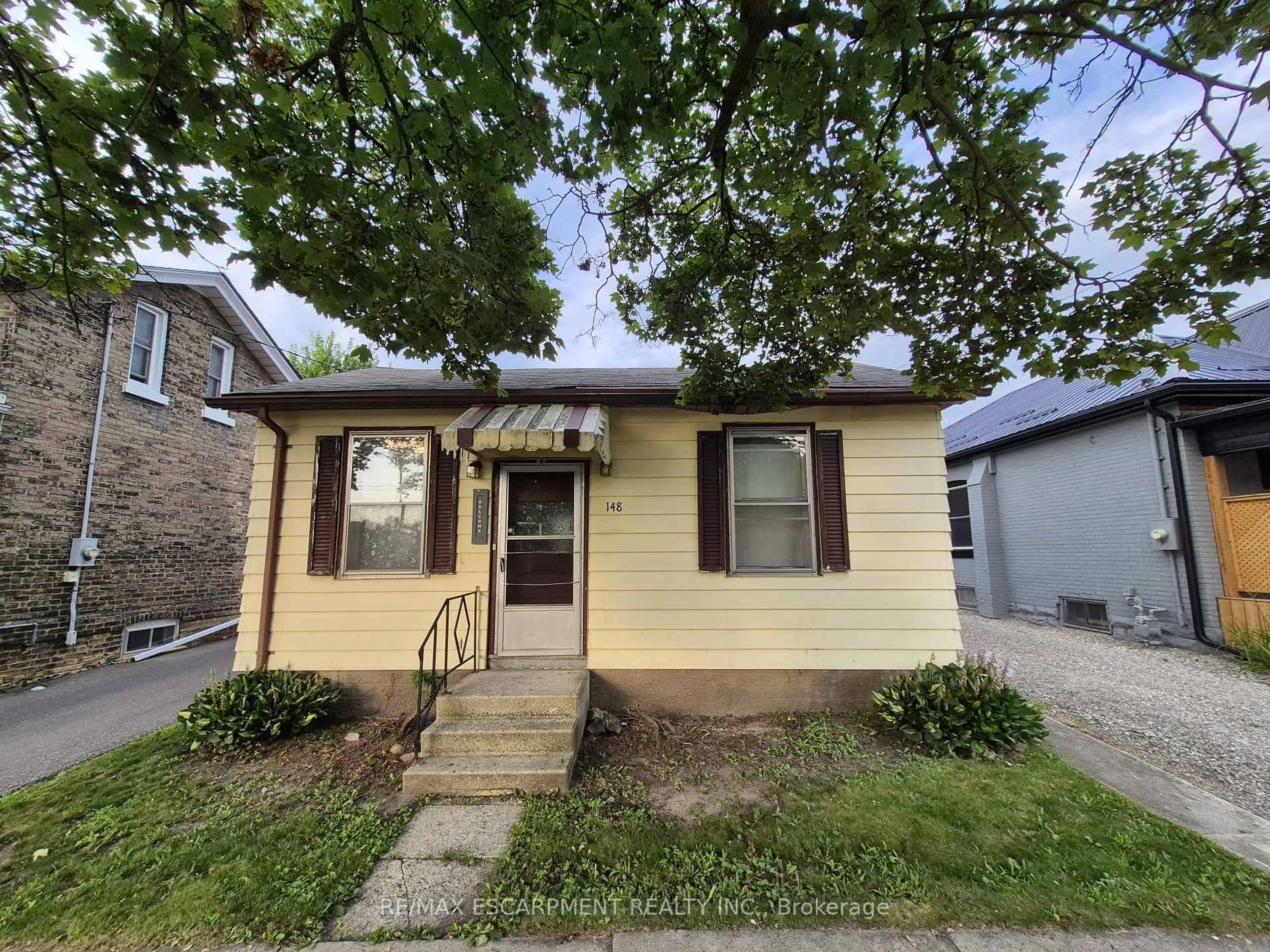 Unknown for 148 Pearl St, Brantford Ontario N3T 3P4