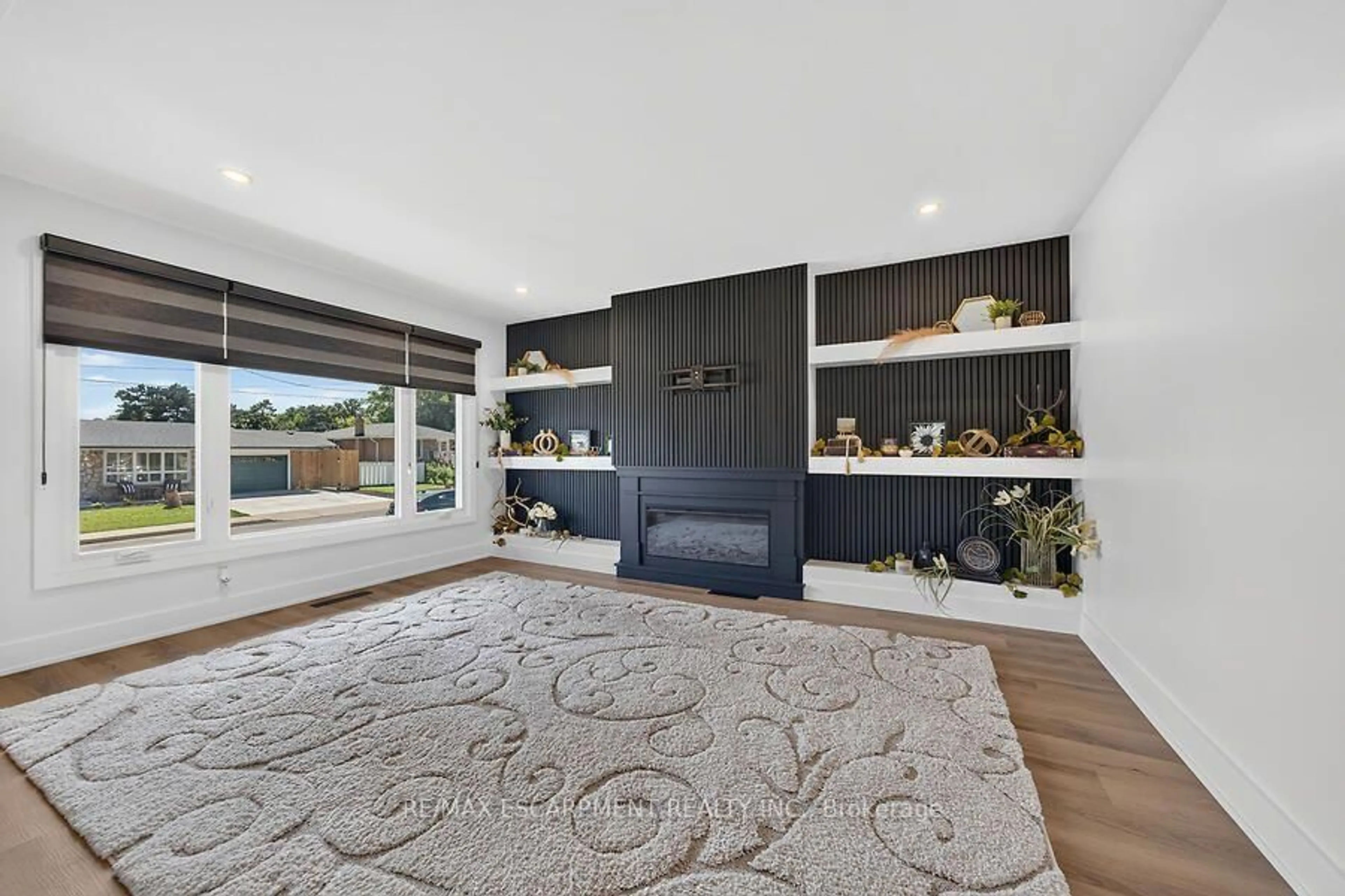 Unknown for 26 PARKLANDS Dr, Hamilton Ontario L8K 4W7