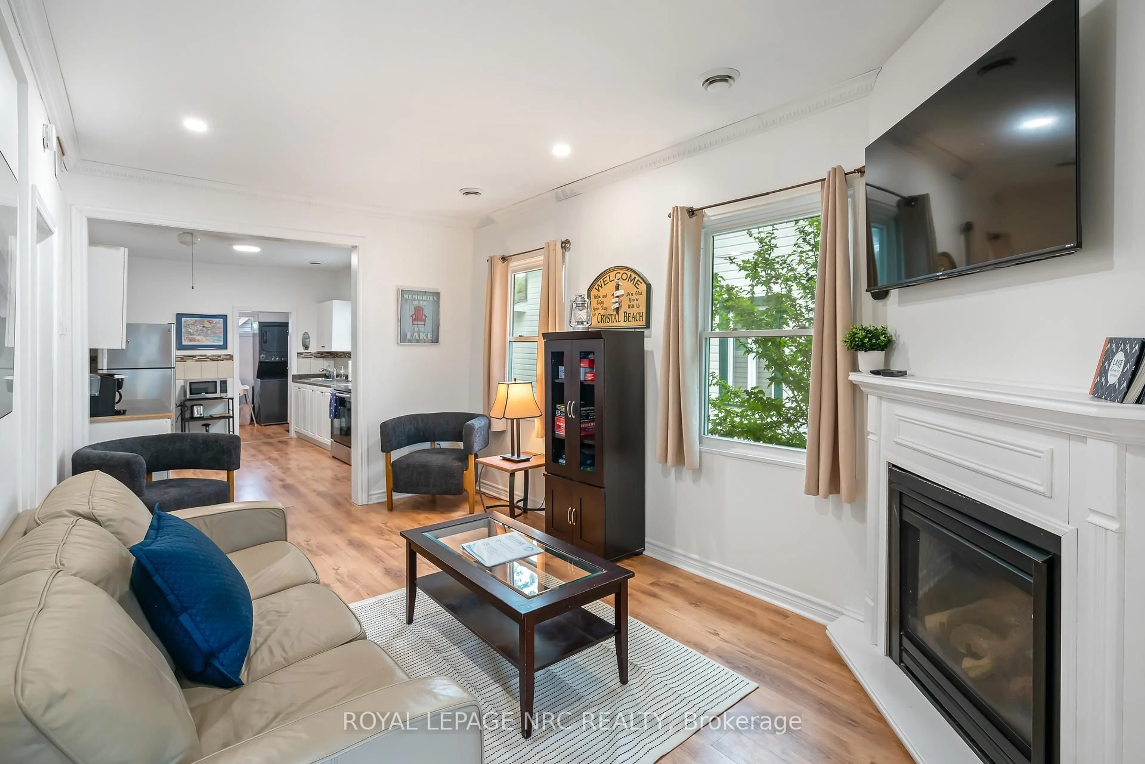 Living room with furniture, unknown for 310 Eastwood Ave, Fort Erie Ontario L0S 1B0