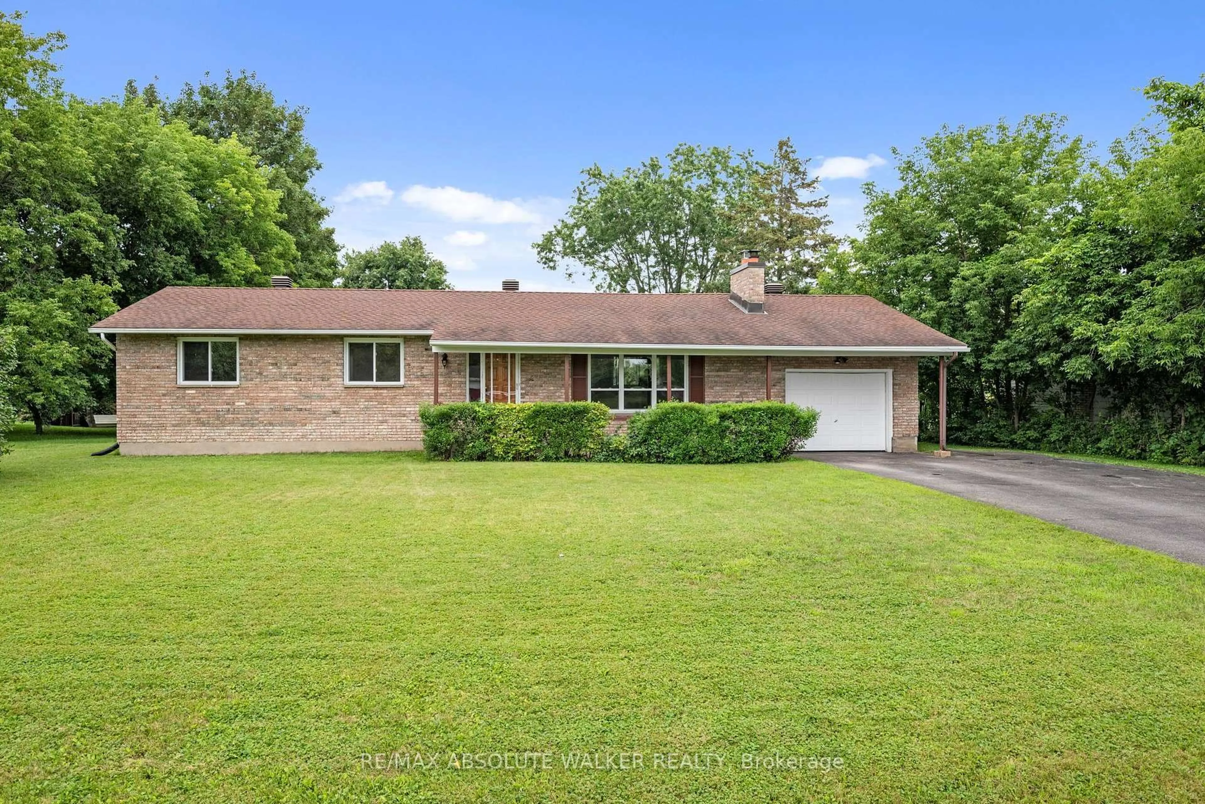 Home with brick exterior material, unknown for 1447 Stagecoach Rd, Greely Ontario K4P 1G4