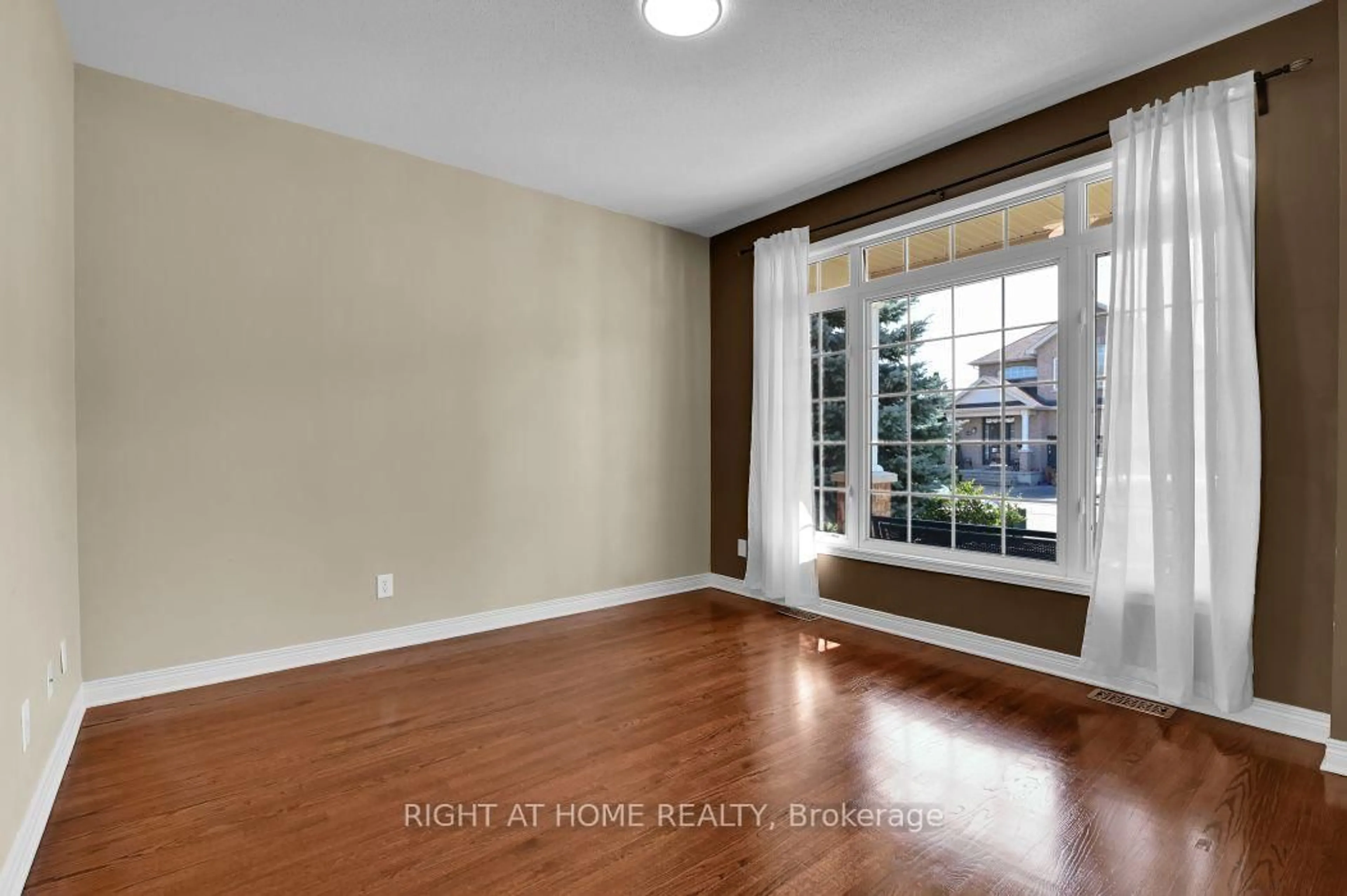 A pic of a room for 196 Lamplighters Dr, Ottawa Ontario K2J 0K9