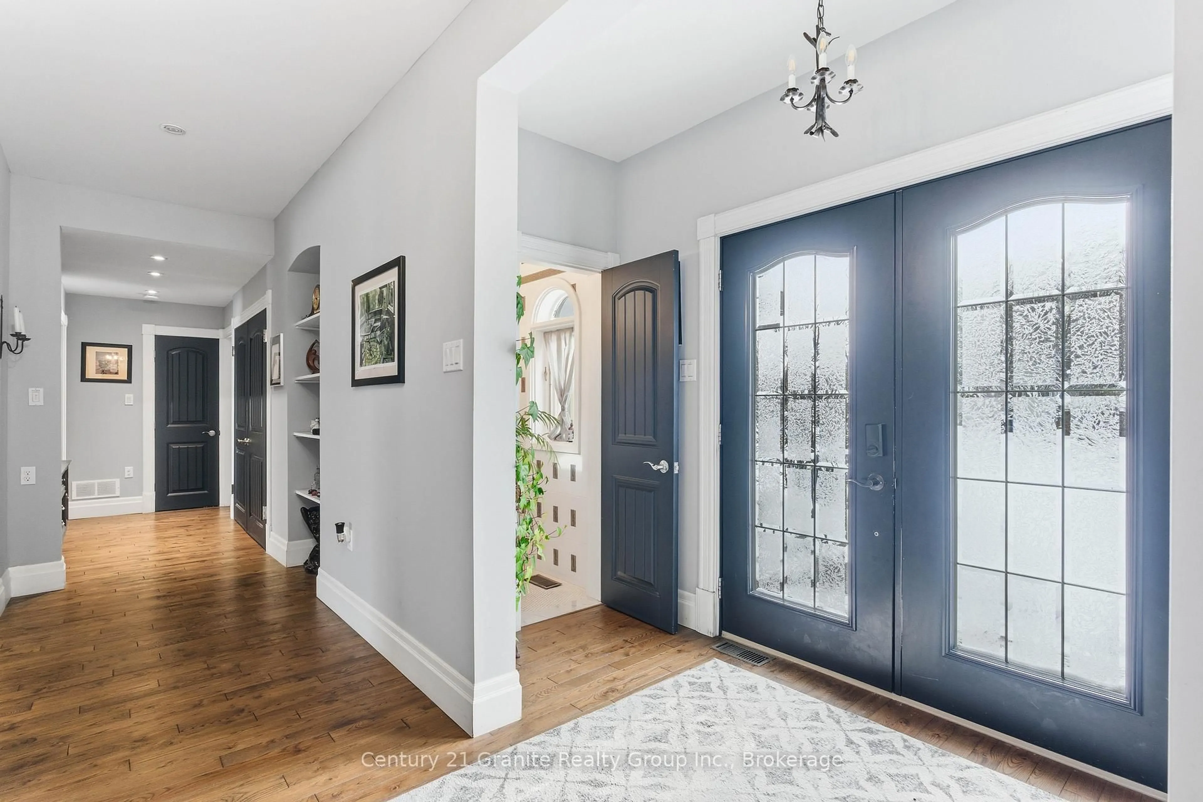 Indoor entryway for 41 Maple St, Bancroft Ontario K0L 1C0