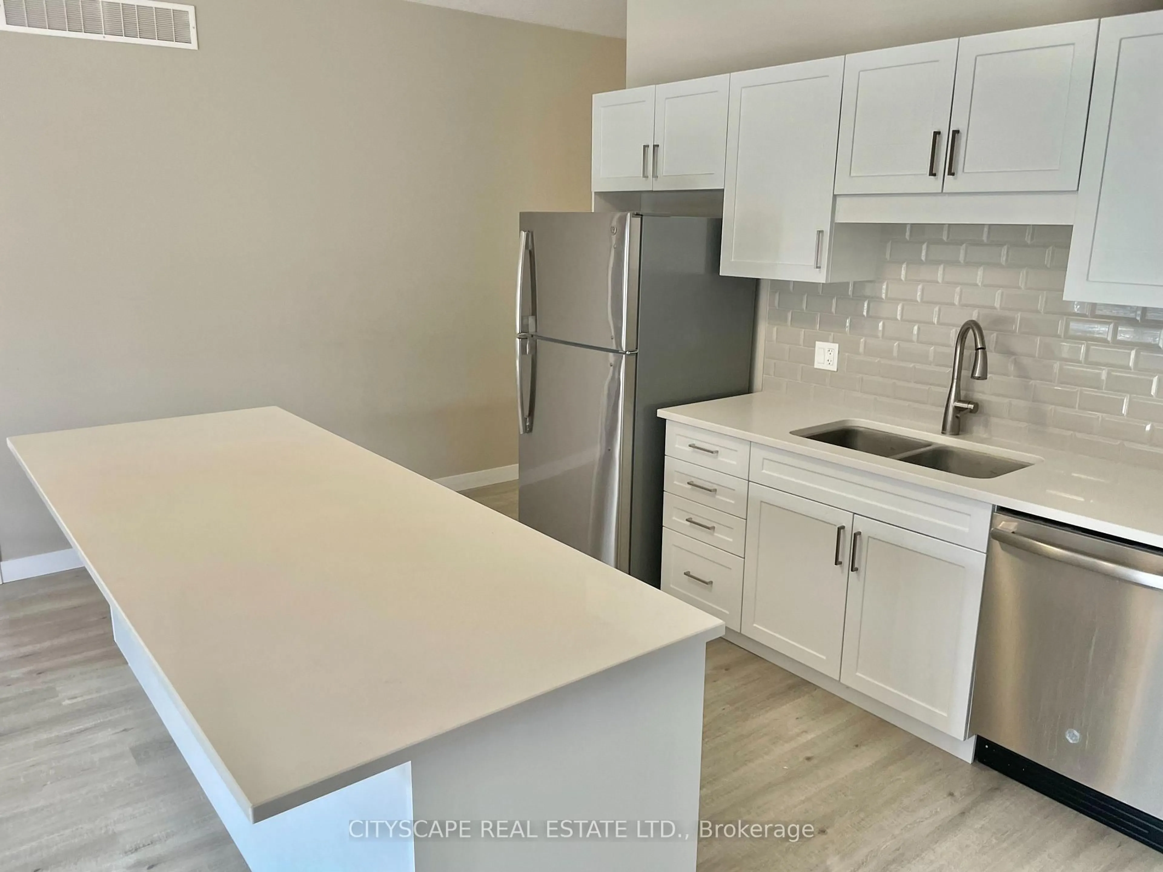 Standard kitchen, unknown for 51 Waterthrush Lane, Norfolk Ontario N3Y 0E9