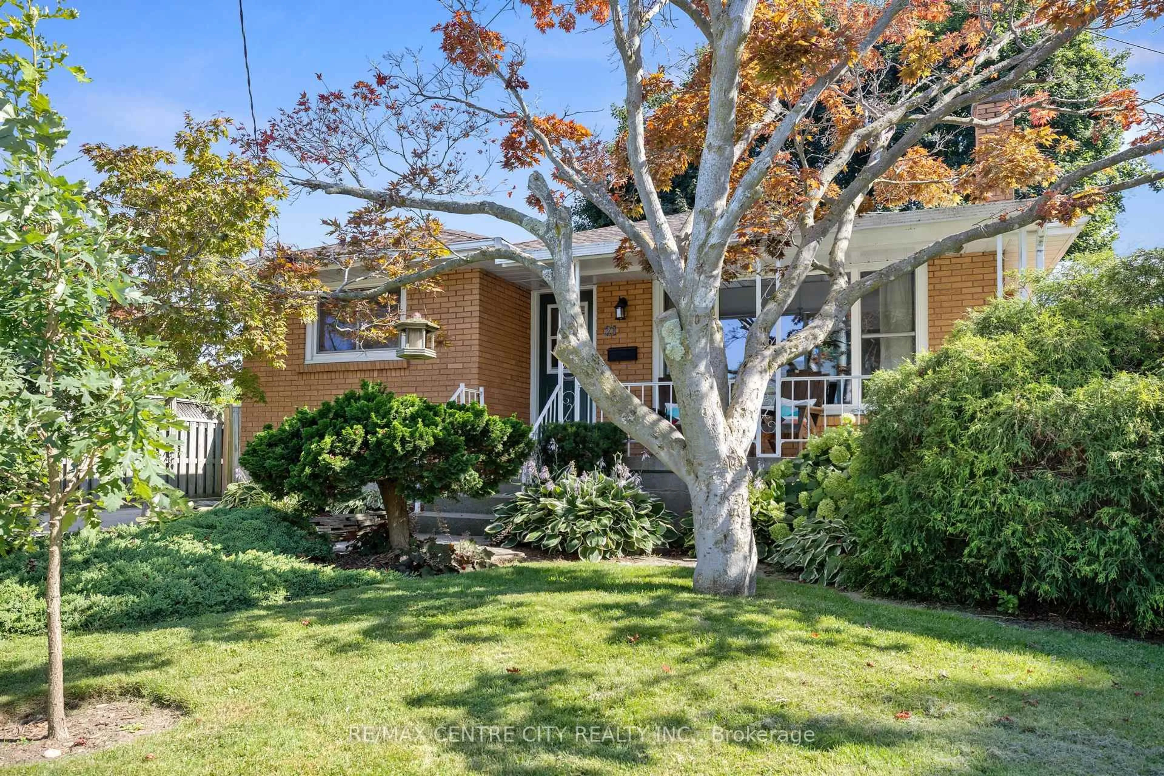 Unknown for 21 Spruce St, St. Thomas Ontario N5R 1N4