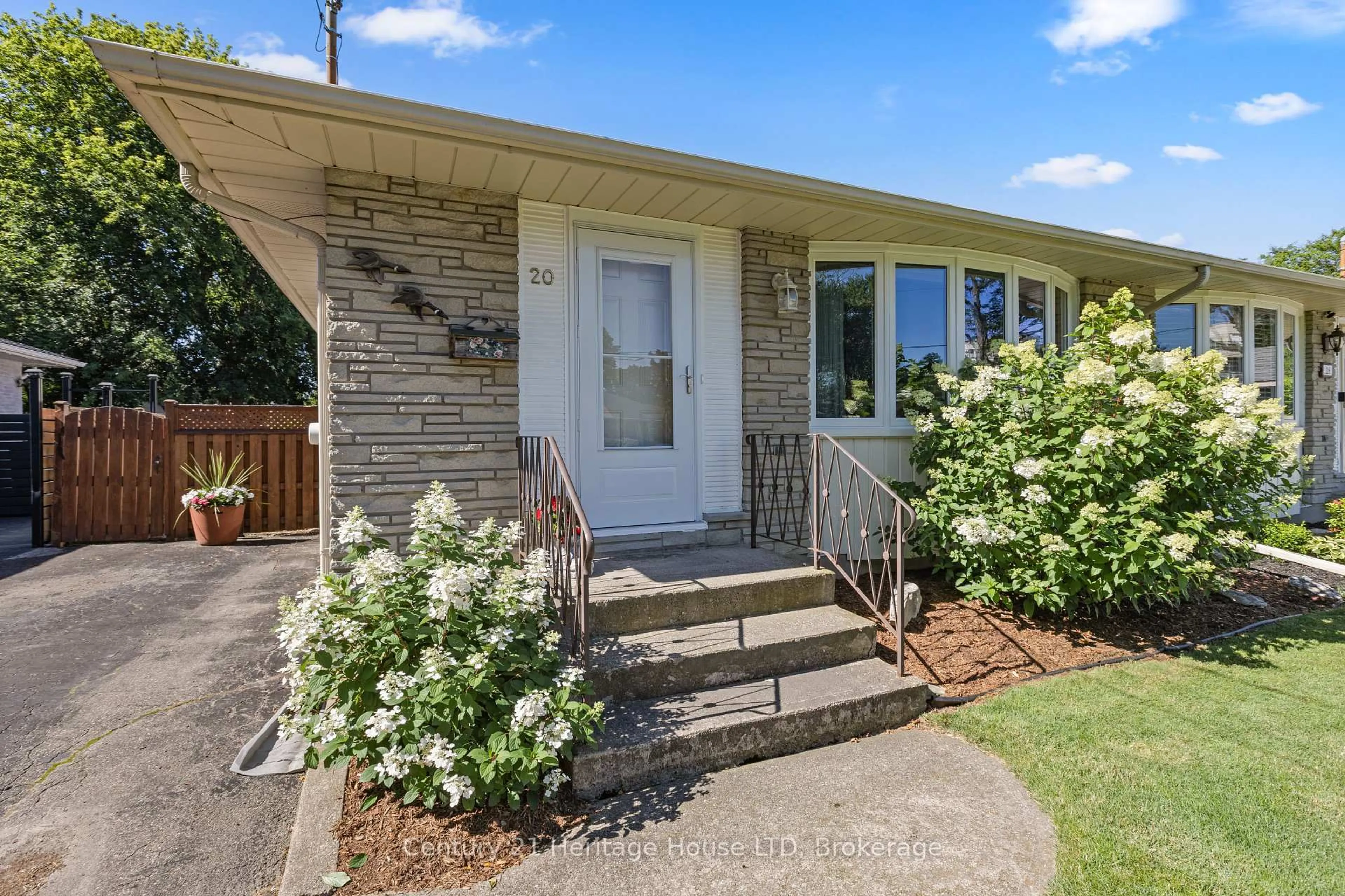 Unknown for 20 Cypress St, St. Catharines Ontario L2N 4L9