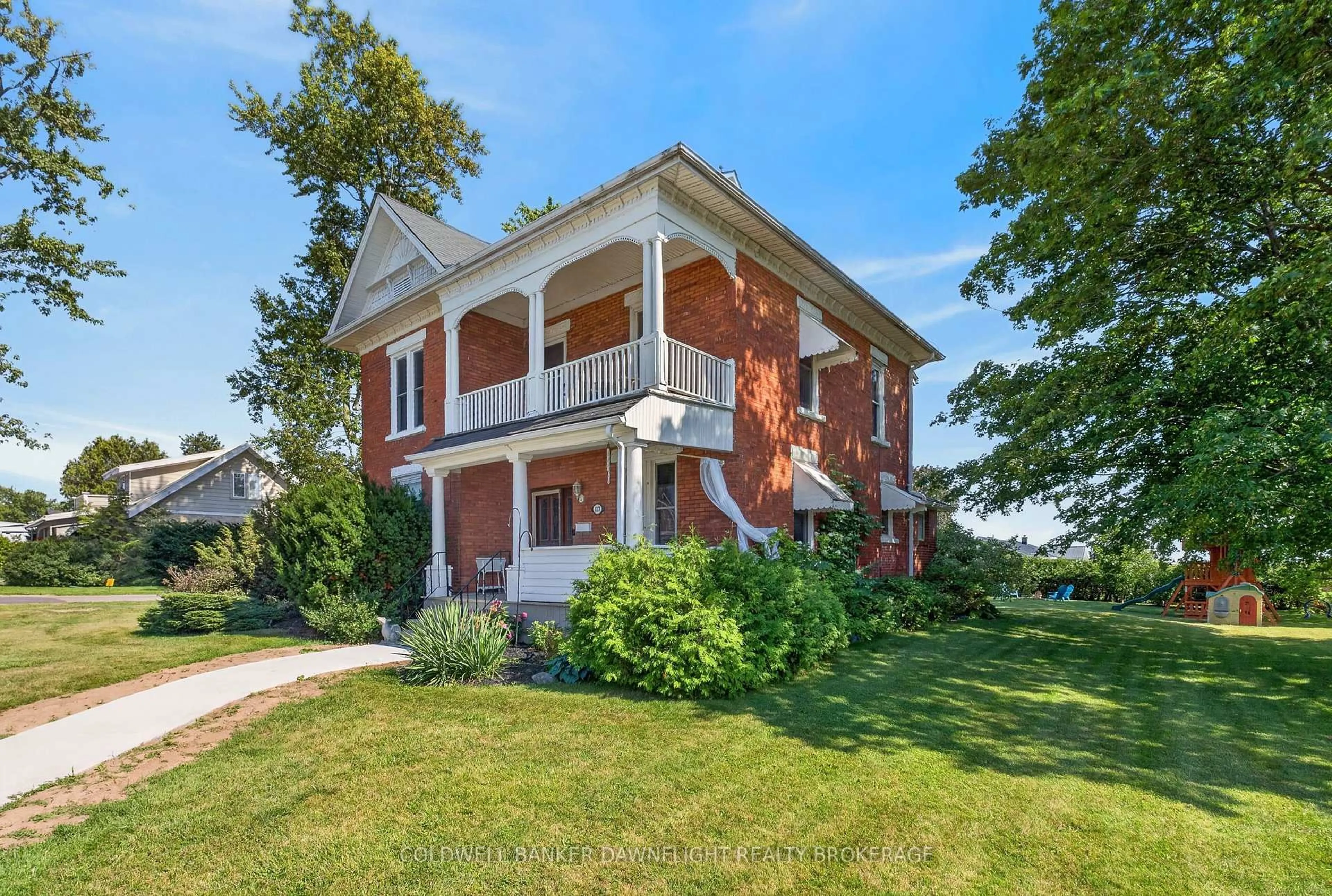 Home with brick exterior material, building for 117 Main St, South Huron Ontario N0M 1N0
