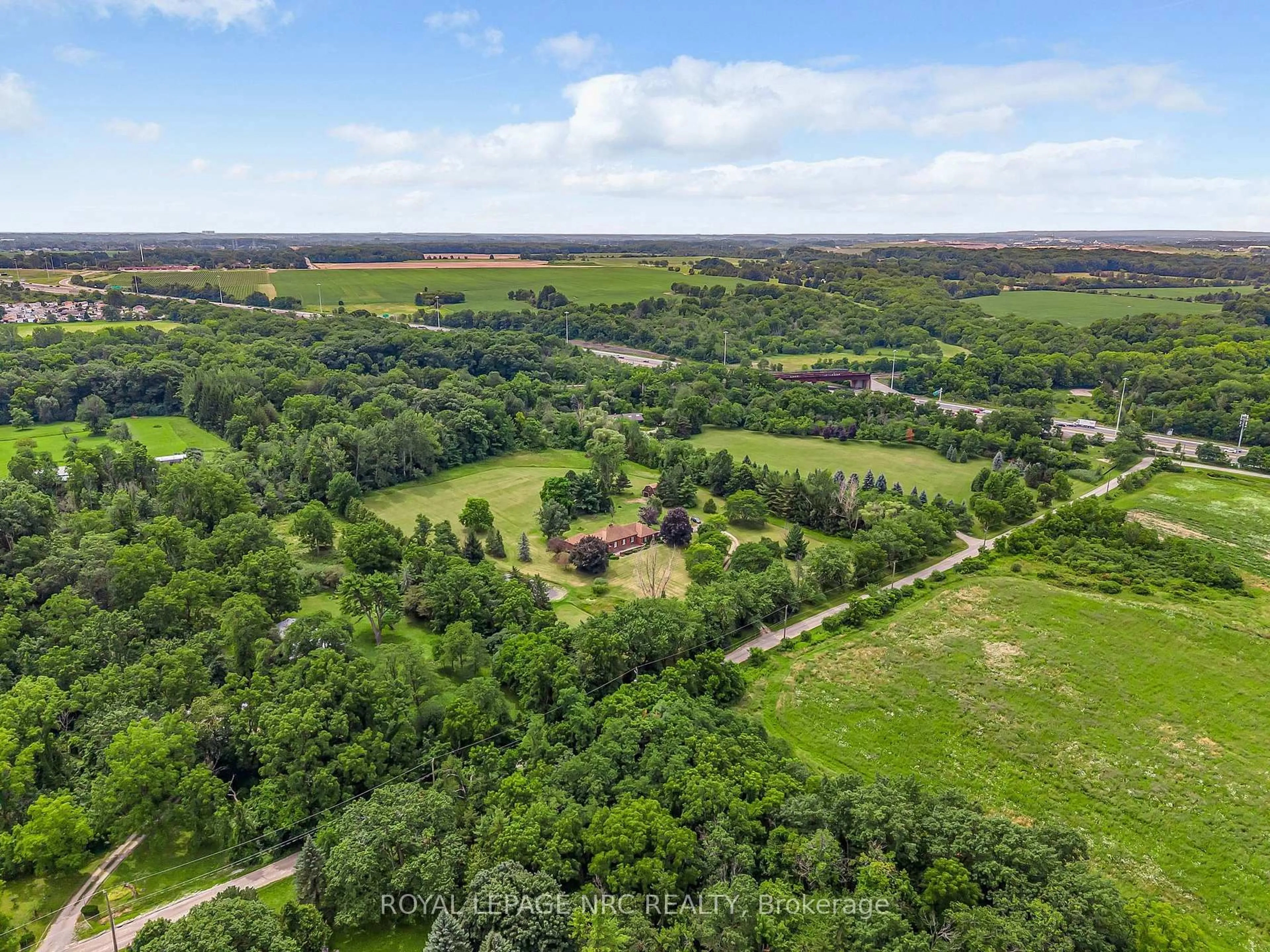 A pic from outside/outdoor area/front of a property/back of a property/a pic from drone, forest/trees view for 263 Warner Rd, Niagara-on-the-Lake Ontario L0S 1J0