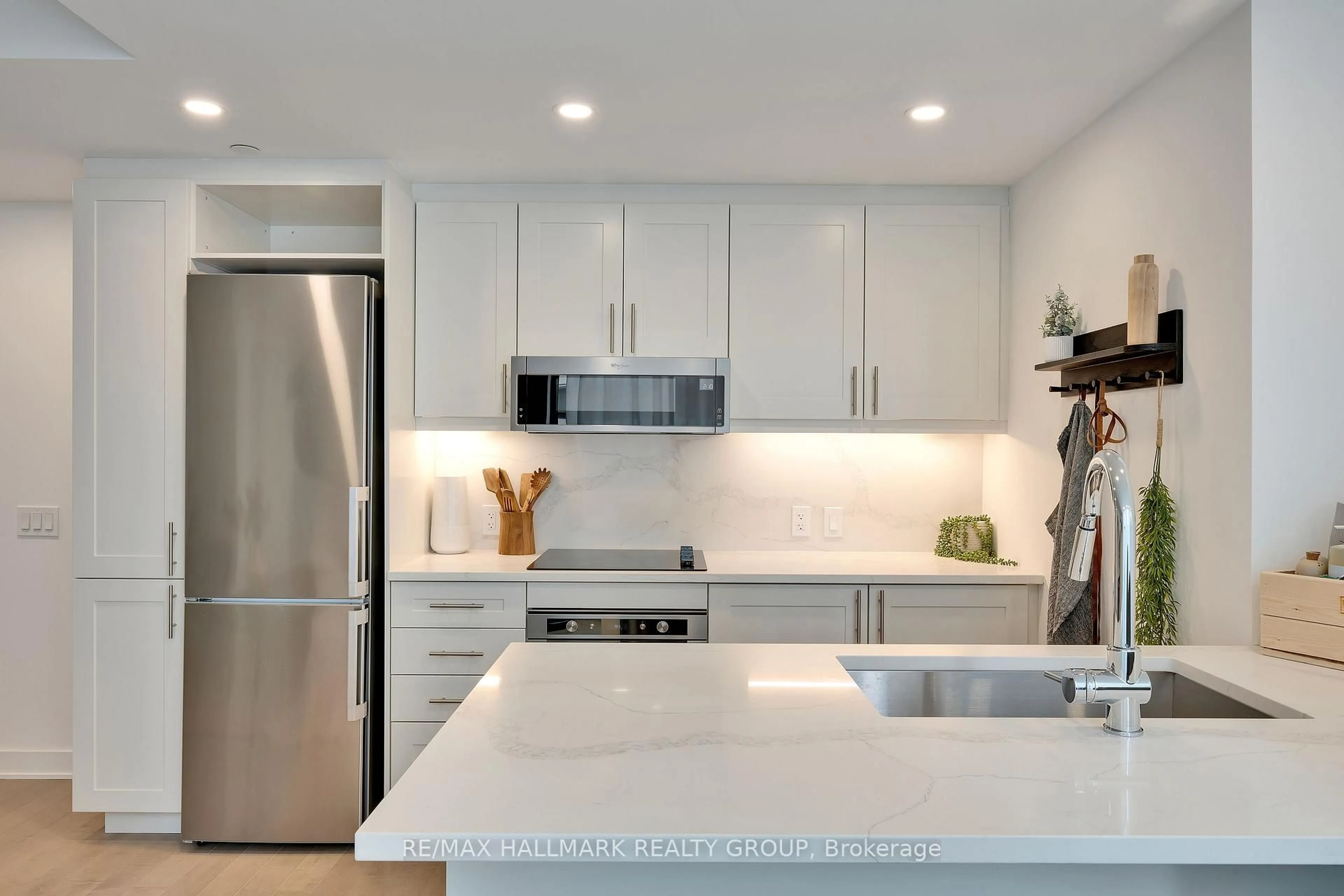 Contemporary kitchen, ceramic/tile floor for 340 Queen St #306, Ottawa Ontario K1R 0G1