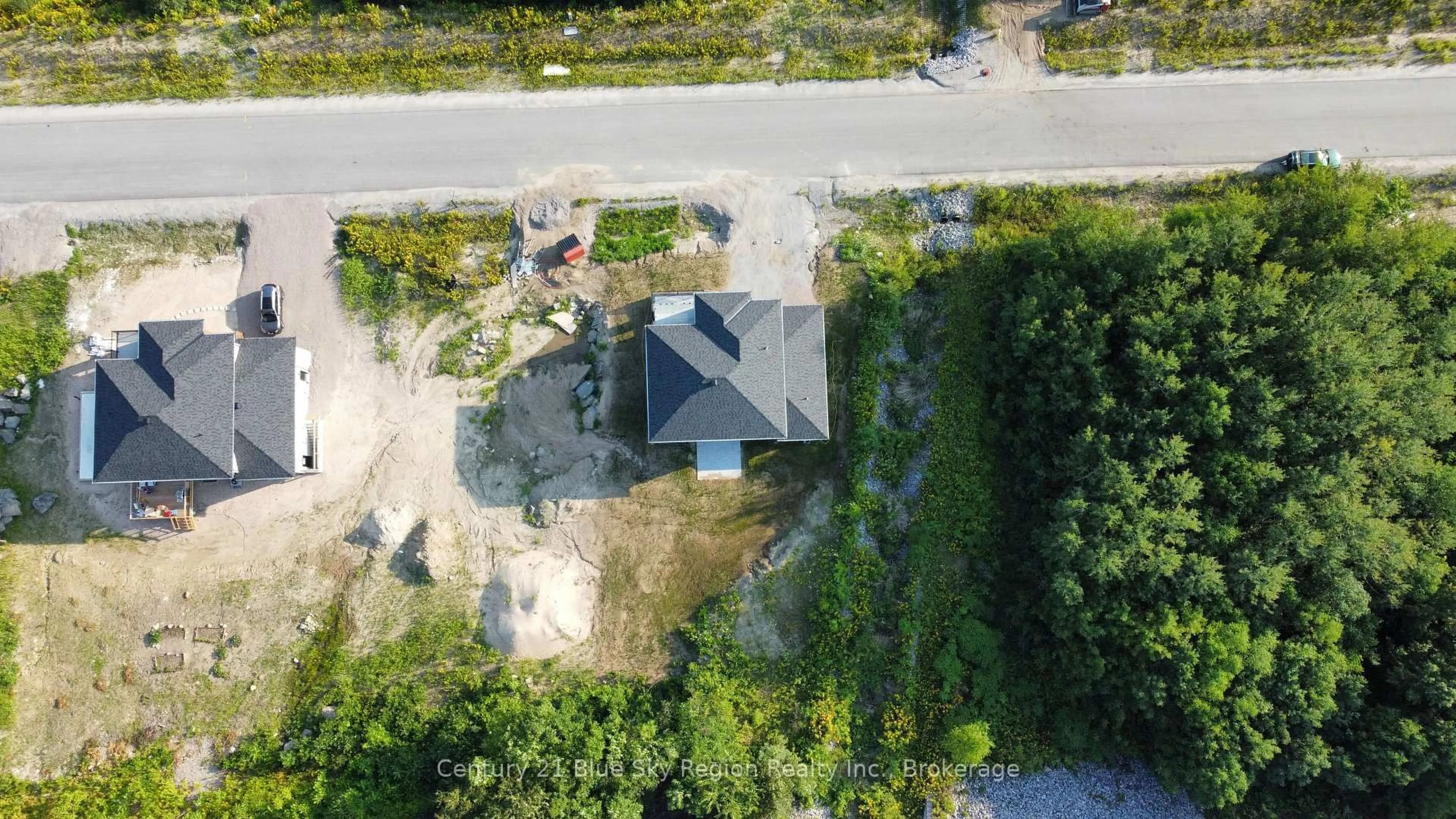 A pic from outside/outdoor area/front of a property/back of a property/a pic from drone, street for 79 Kenreta Dr, North Bay Ontario P1C 0A5