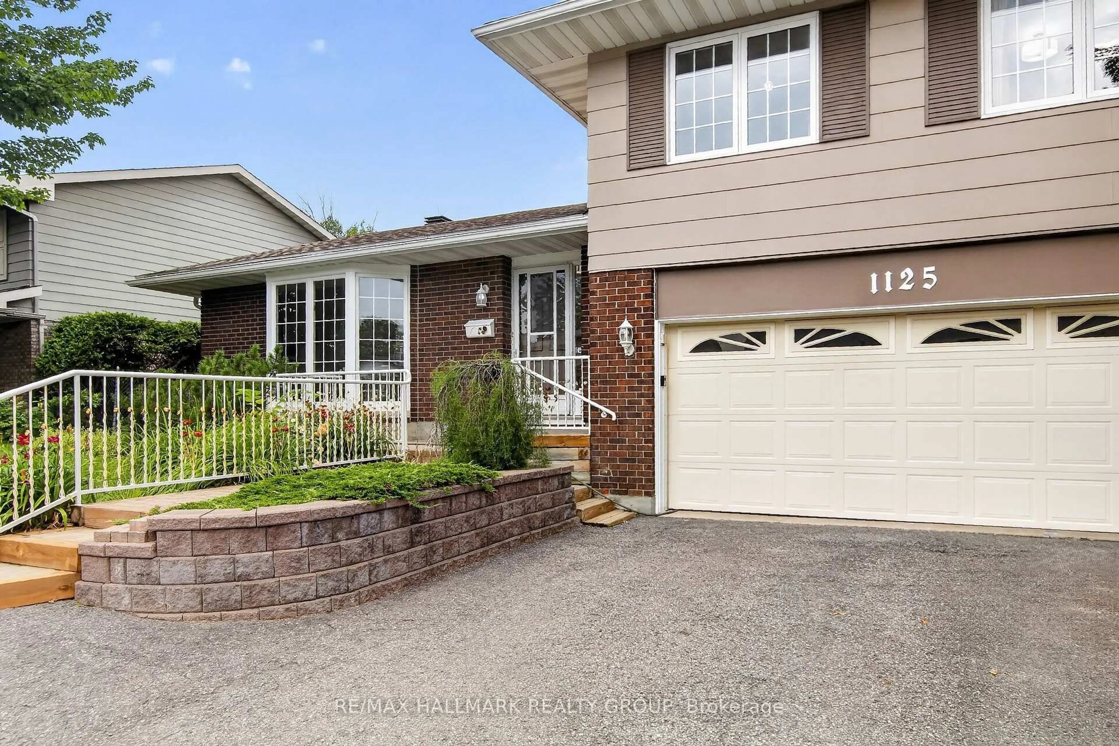 Home with brick exterior material, street for 1125 Plante Dr, Ottawa Ontario K1V 9E5