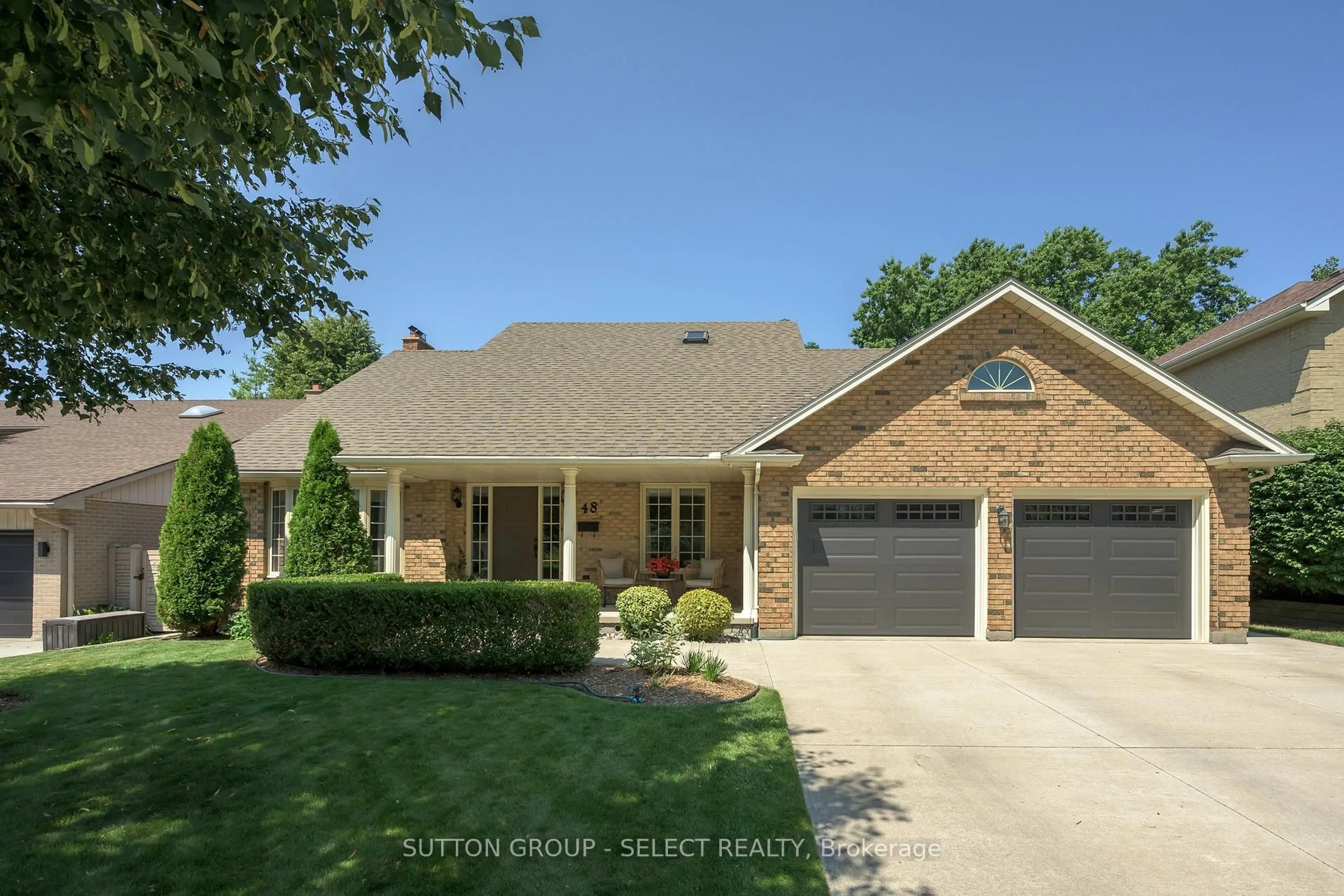 Home with brick exterior material, street for 48 Lookout Crt, London South Ontario N6K 3L5