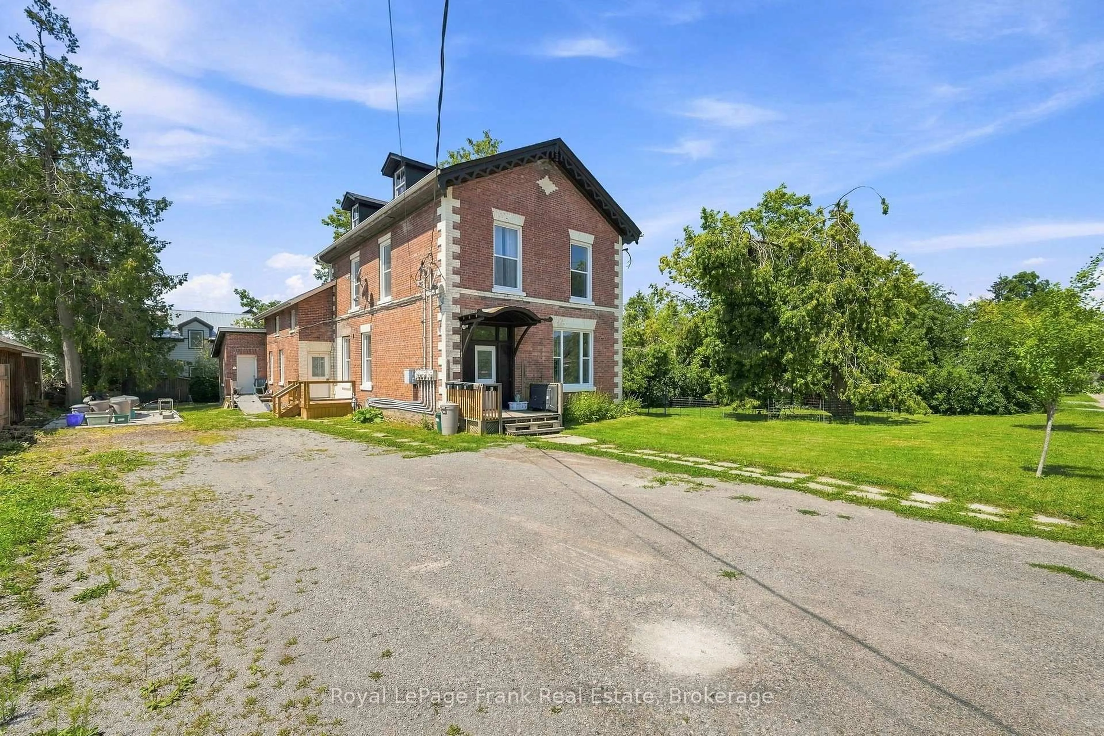 A pic from outside/outdoor area/front of a property/back of a property/a pic from drone, building for 25 Mill St, Kawartha Lakes Ontario K9V 2K9