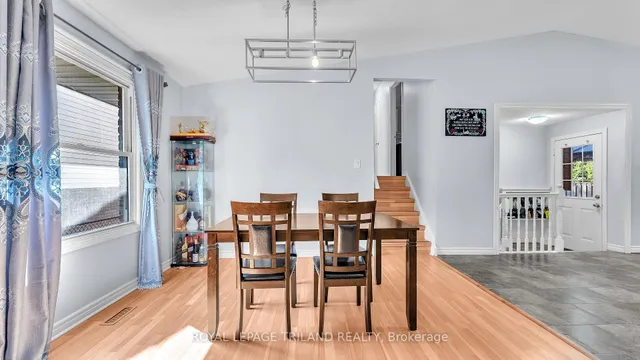 95 Huron Green, London East 5