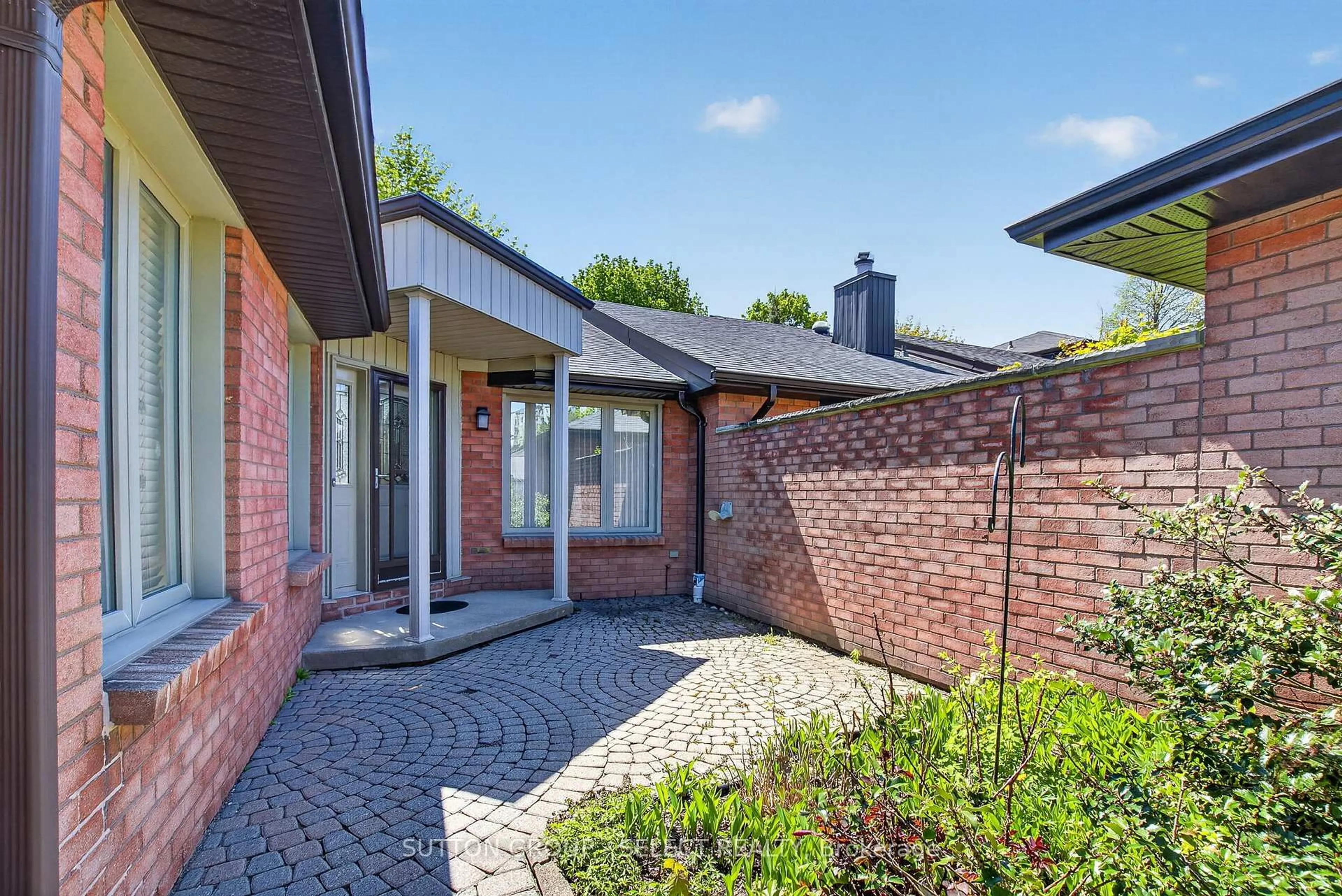 Home with brick exterior material, street for 55 FIDDLERS GREEN Rd #49, London North Ontario N6H 4T8