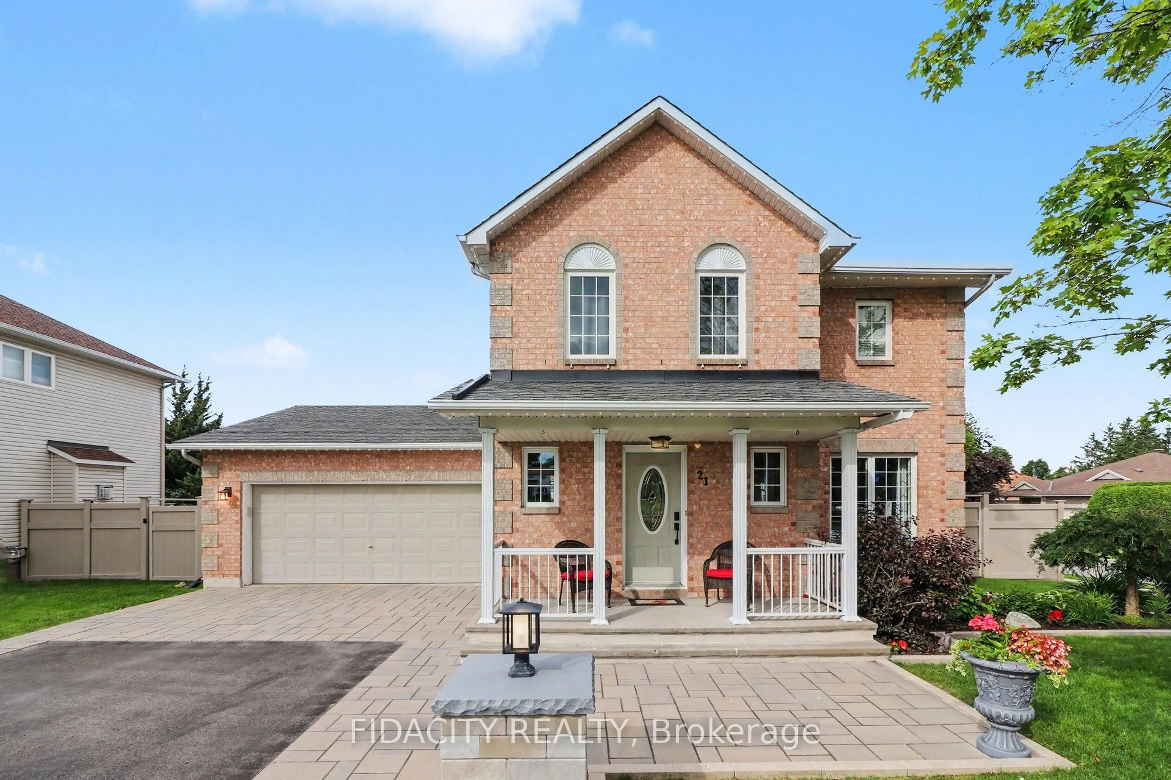 Home with brick exterior material, street for 21 West Ridge Dr, Stittsville Ontario K2S 1S4
