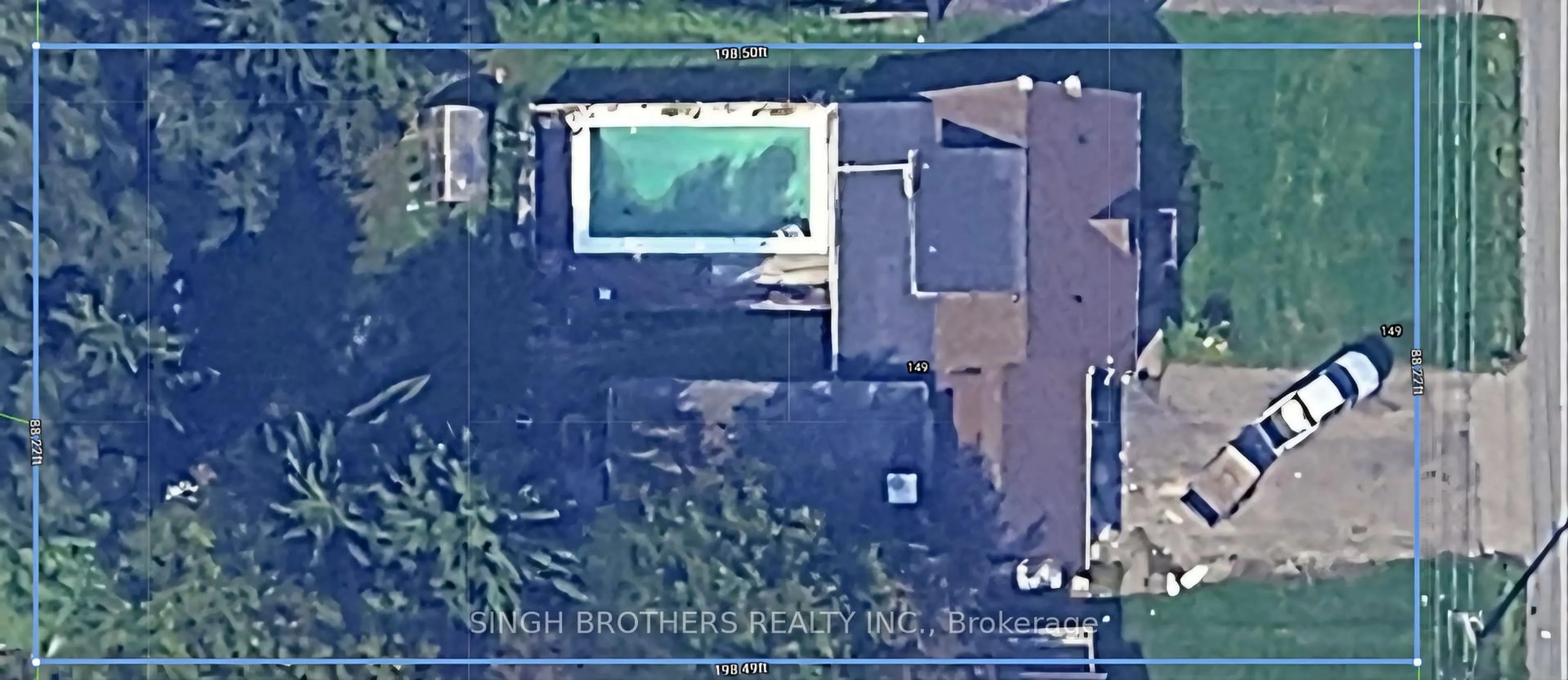 A pic from outside/outdoor area/front of a property/back of a property/a pic from drone, city buildings view from balcony for 149 Rice Rd, Welland Ontario L3C 2V7