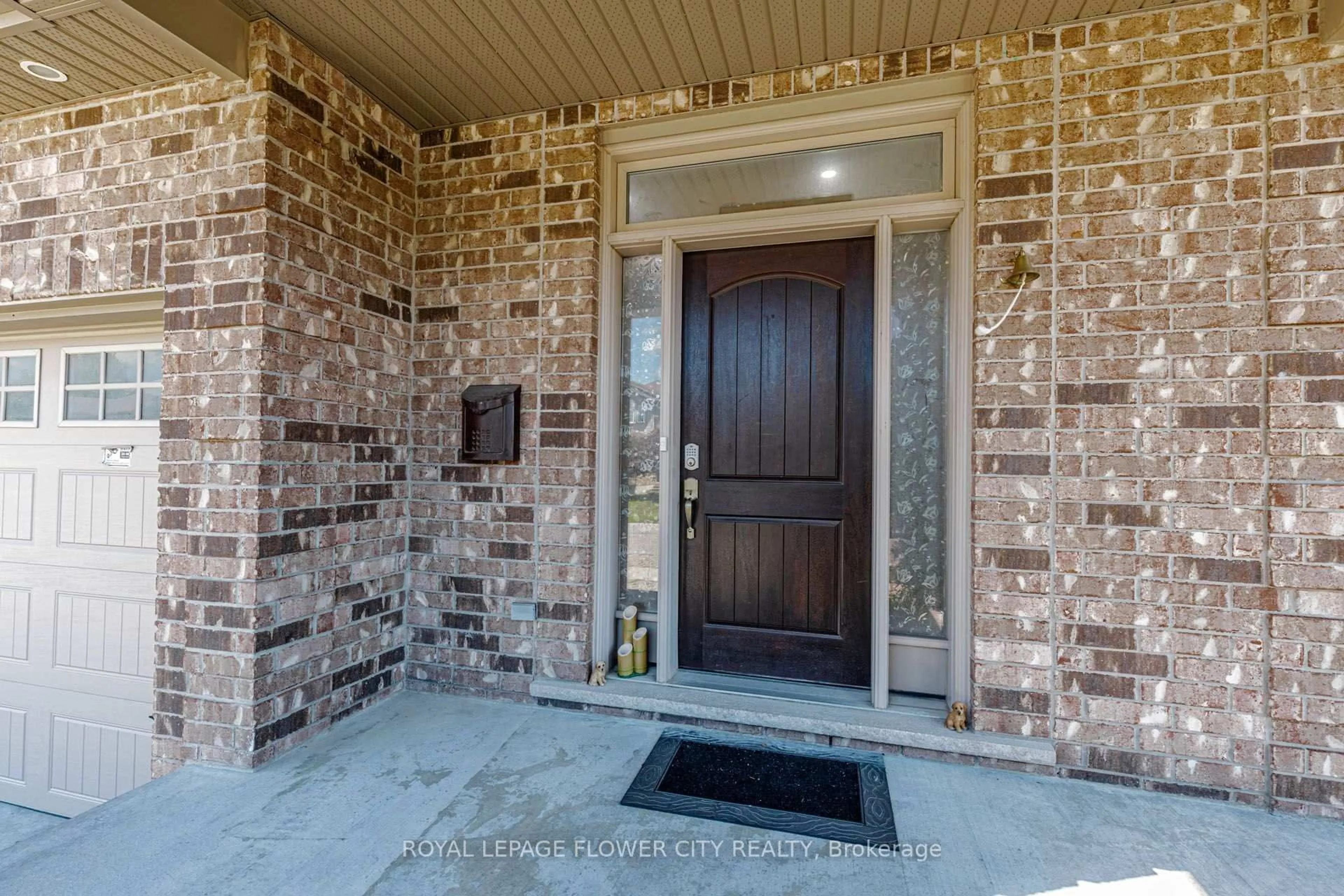 Indoor entryway for 1937 Jubilee Cres, London North Ontario N6G 0H7