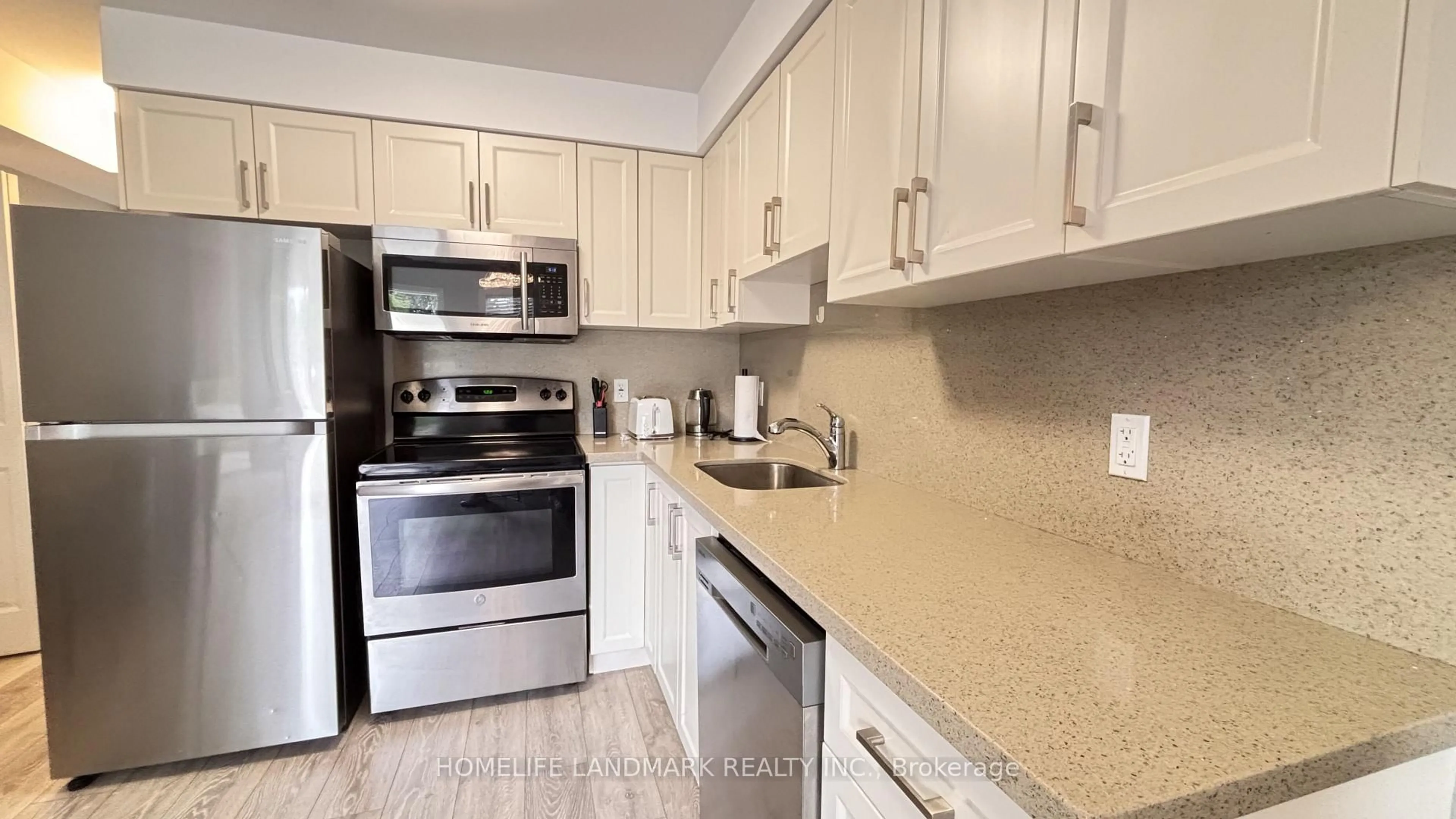 Standard kitchen, unknown for 122 COURTLAND Ave, Waterloo Ontario N2G 0B8