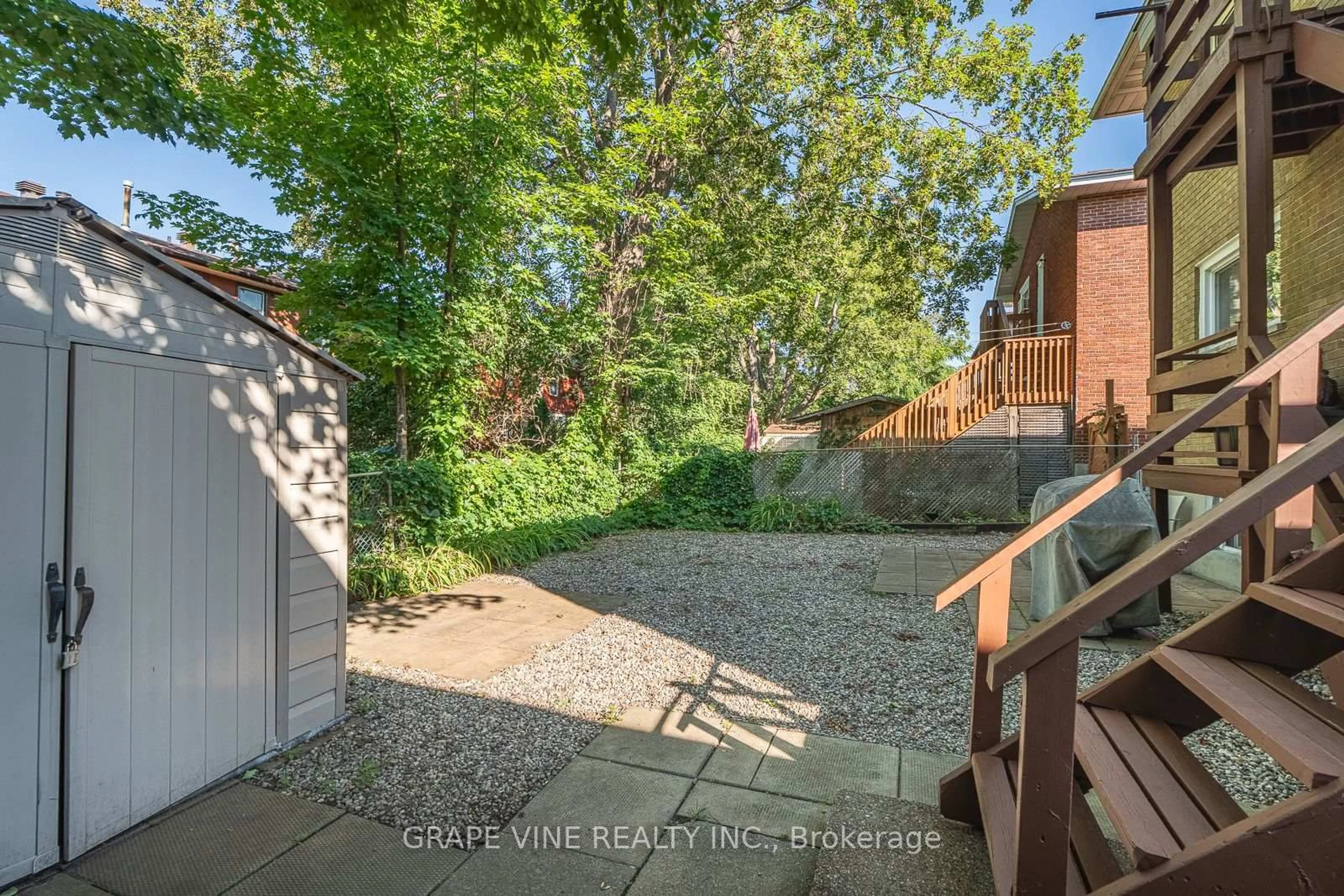 Patio, street for 898 Watson Ave, Ottawa Ontario K2B 6B9