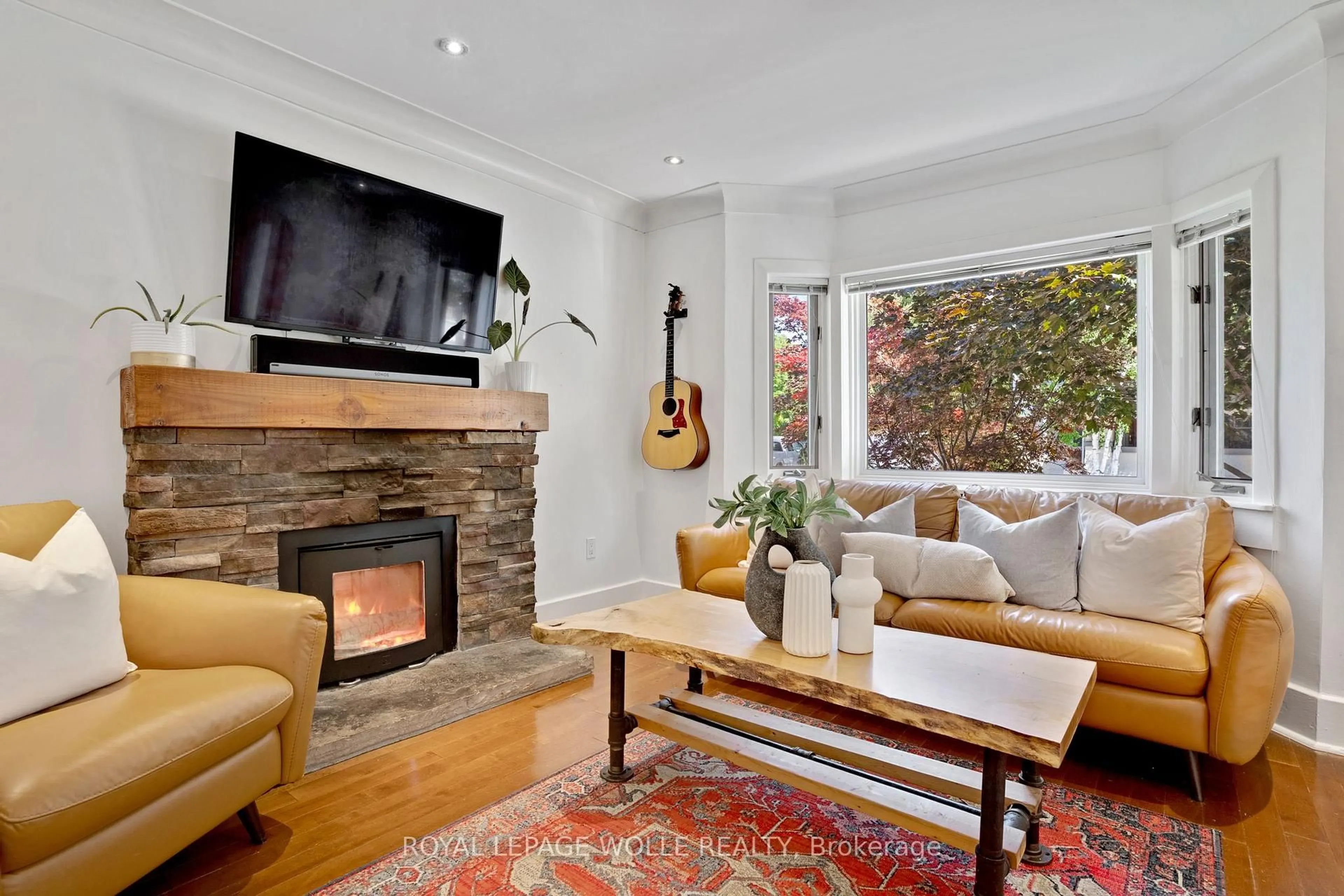 Living room with furniture, unknown for 18 West River St, Brant Ontario N3L 2T8