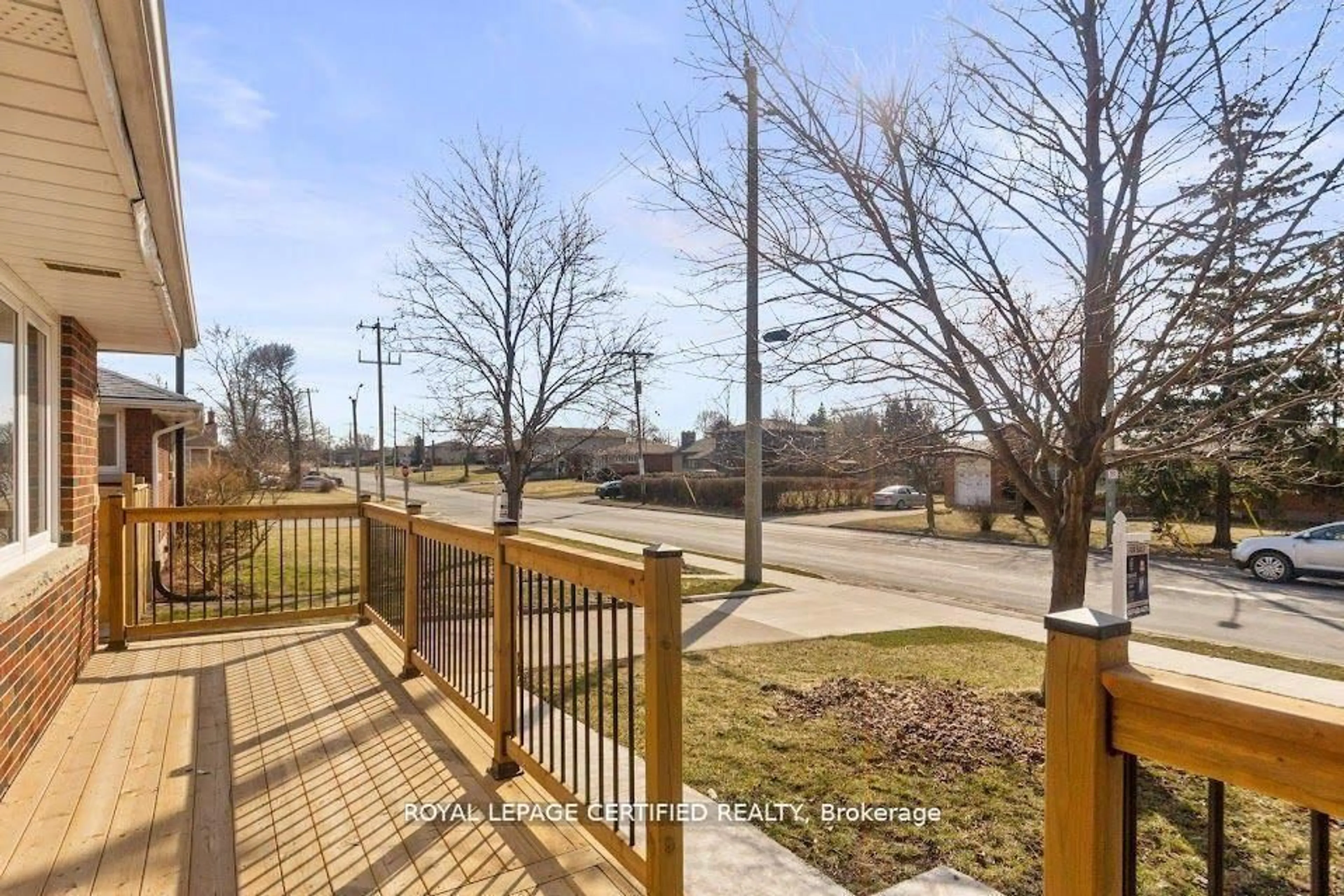 Patio, water/lake/river/ocean view for 38 Collier Rd, Thorold Ontario L2V 2X3