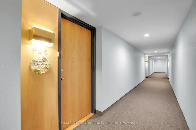 960 Teron Rd #906, Ottawa 4