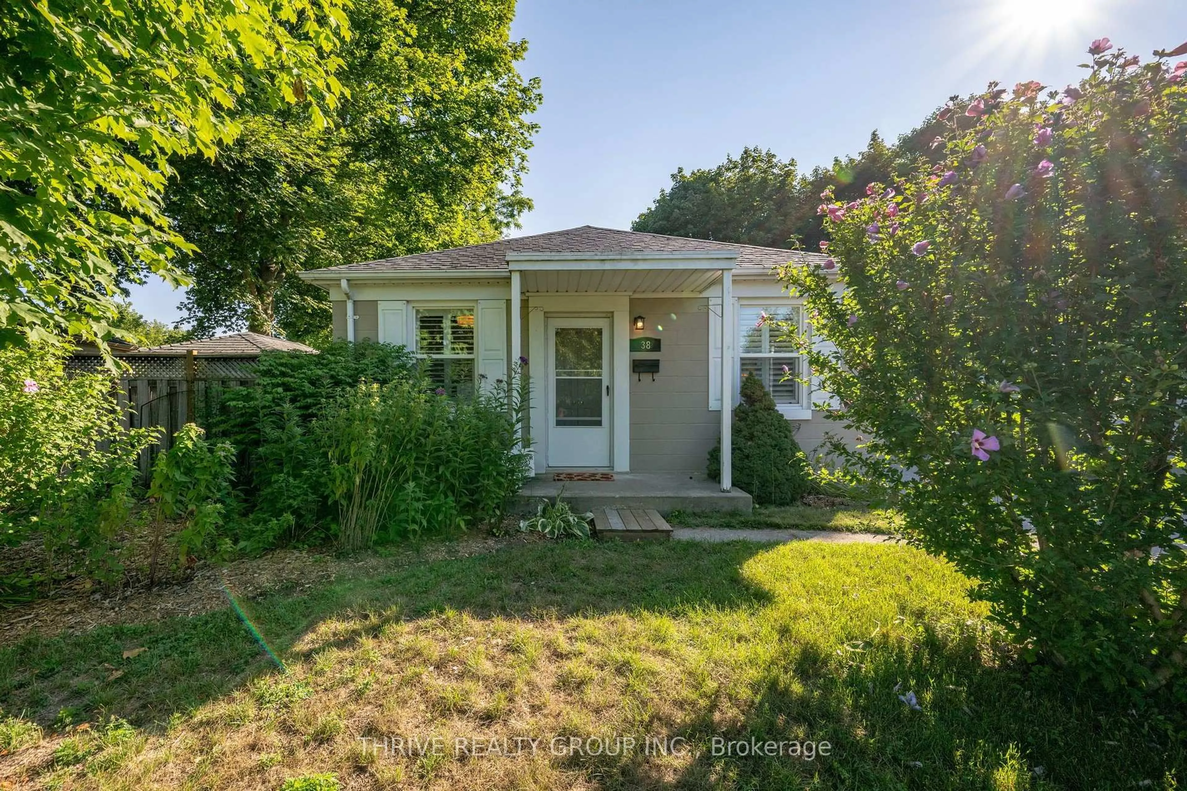 Unknown for 38 Bellwood Cres, London East Ontario N5Y 2C5