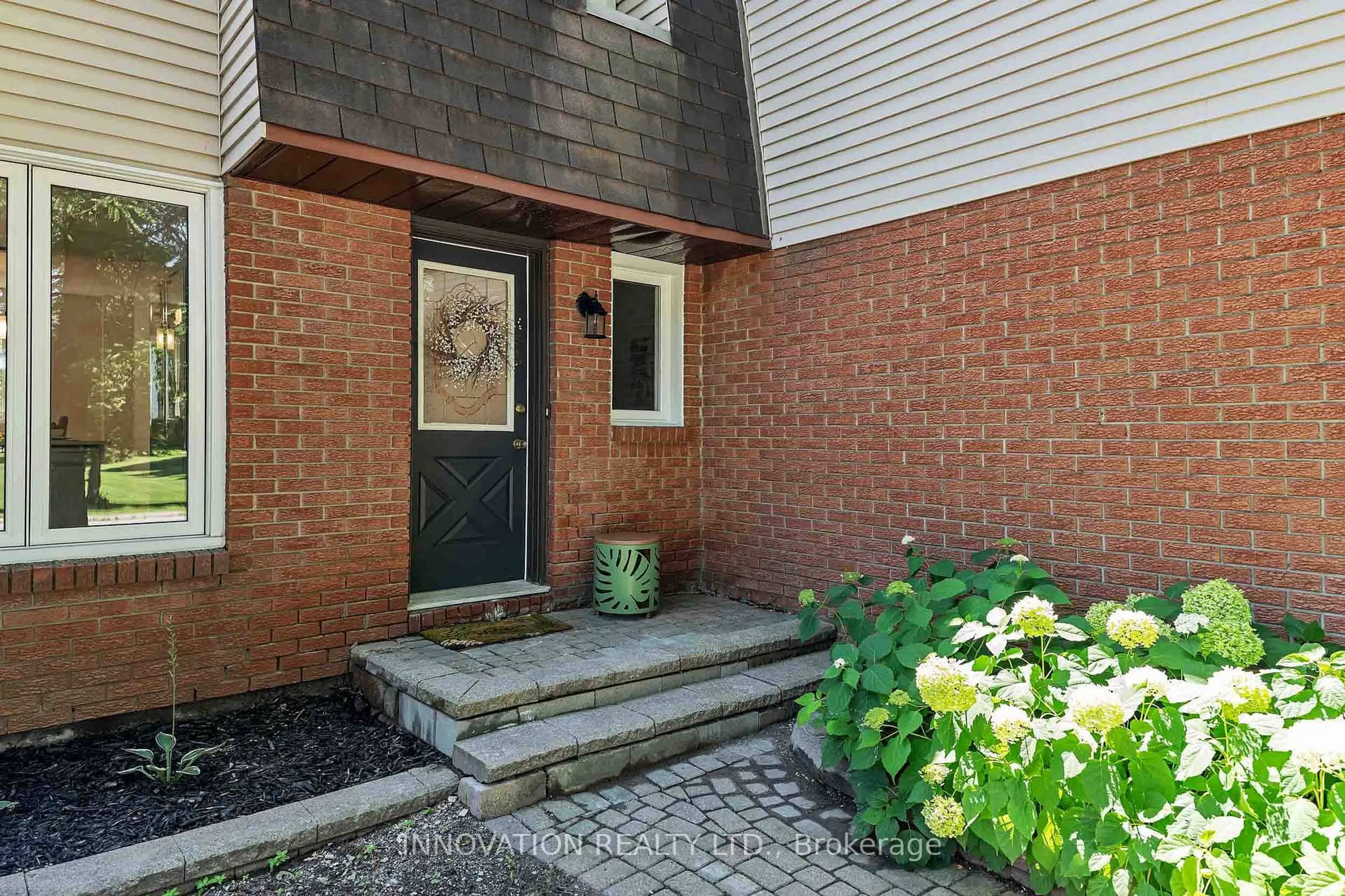 Home with brick exterior material, street for 33 Exeter Dr, Ottawa Ontario K2J 1Z9