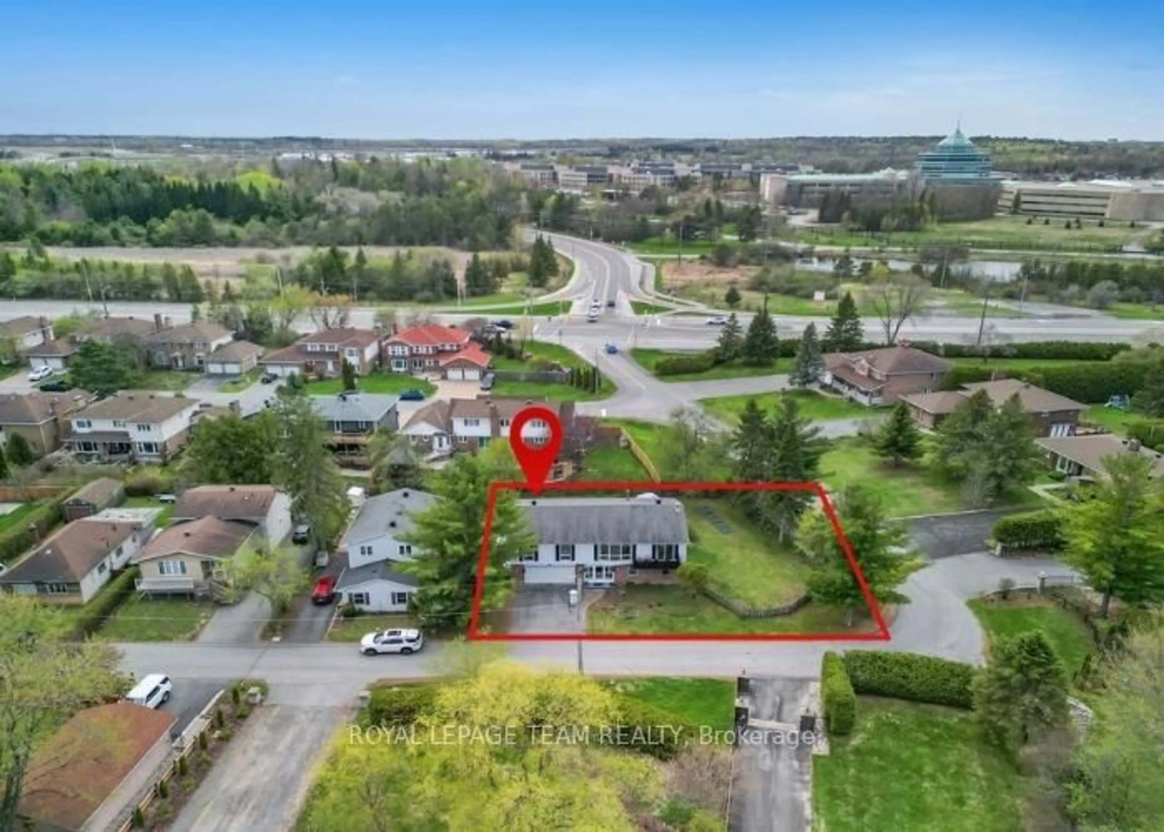 A pic from outside/outdoor area/front of a property/back of a property/a pic from drone, unknown for 136 James Cummings Ave, Ottawa Ontario K2H 8E1