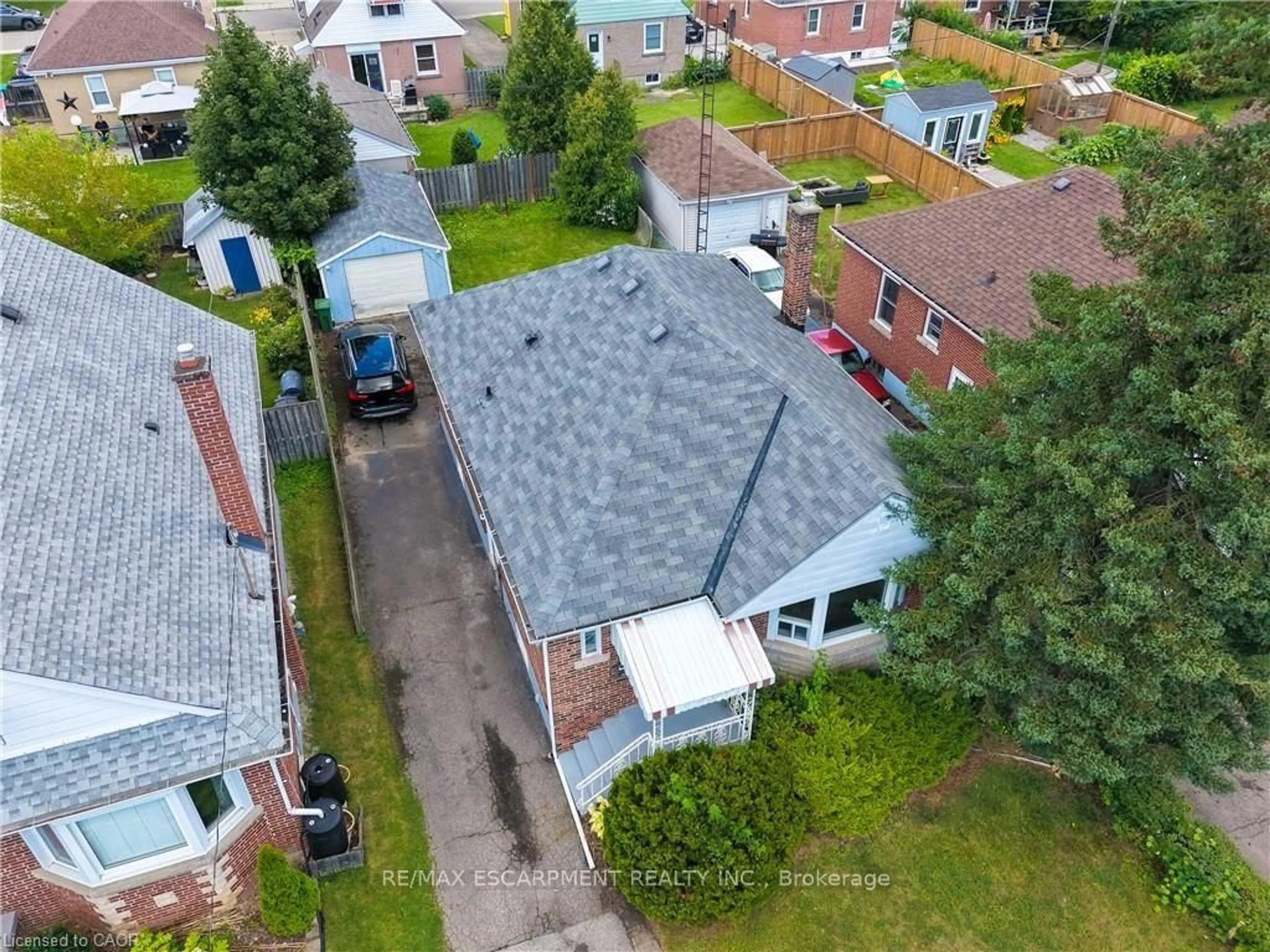 A pic from outside/outdoor area/front of a property/back of a property/a pic from drone, street for 150 Beland Ave, Hamilton Ontario L8K 3T6