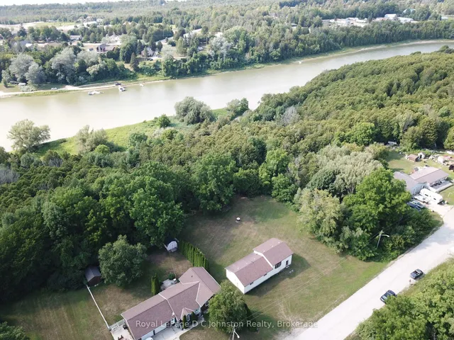 270 Edward St, Saugeen Shores 2