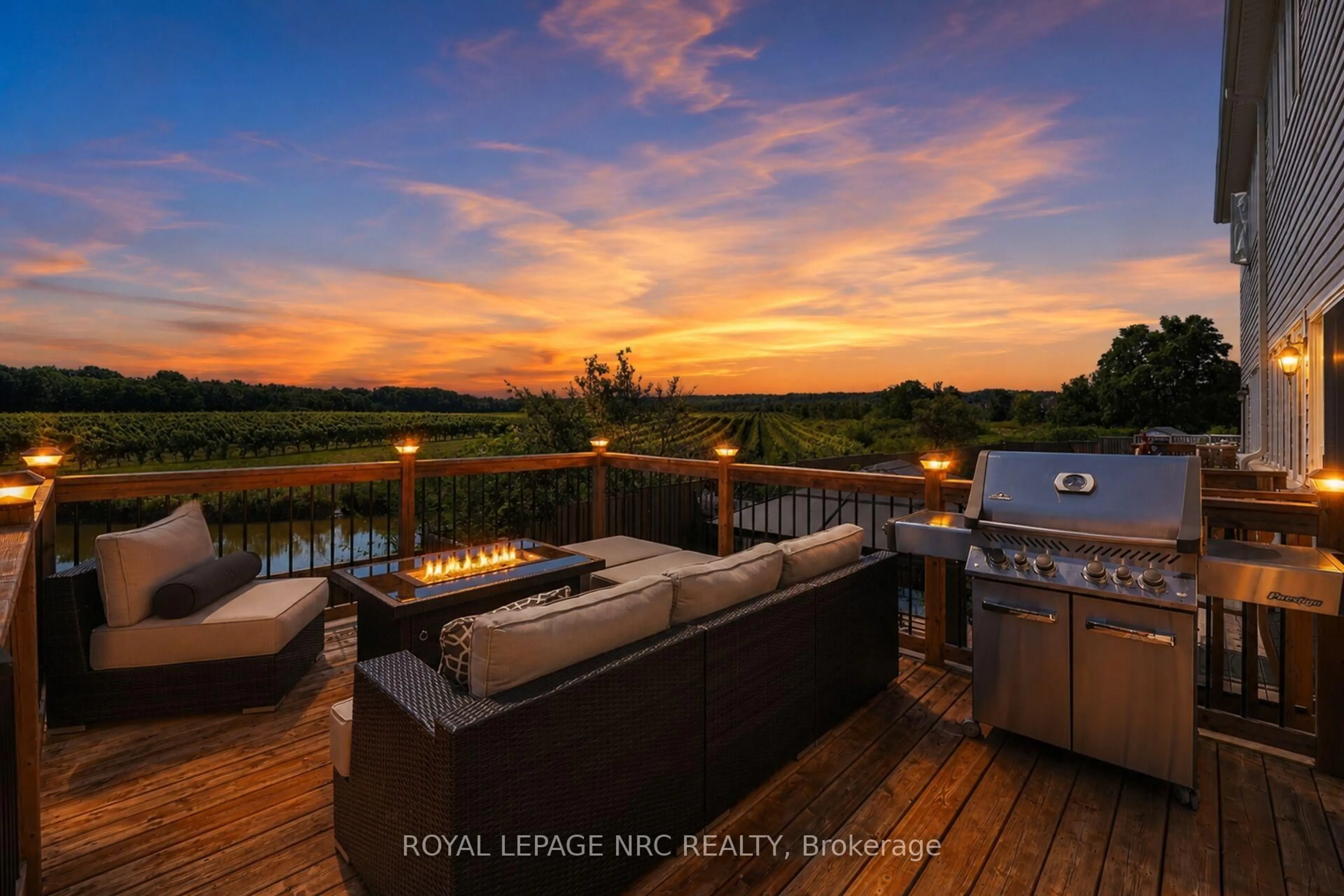 Patio, water/lake/river/ocean view for 4173 Cherry Heights Blvd, Lincoln Ontario L3J 0R9