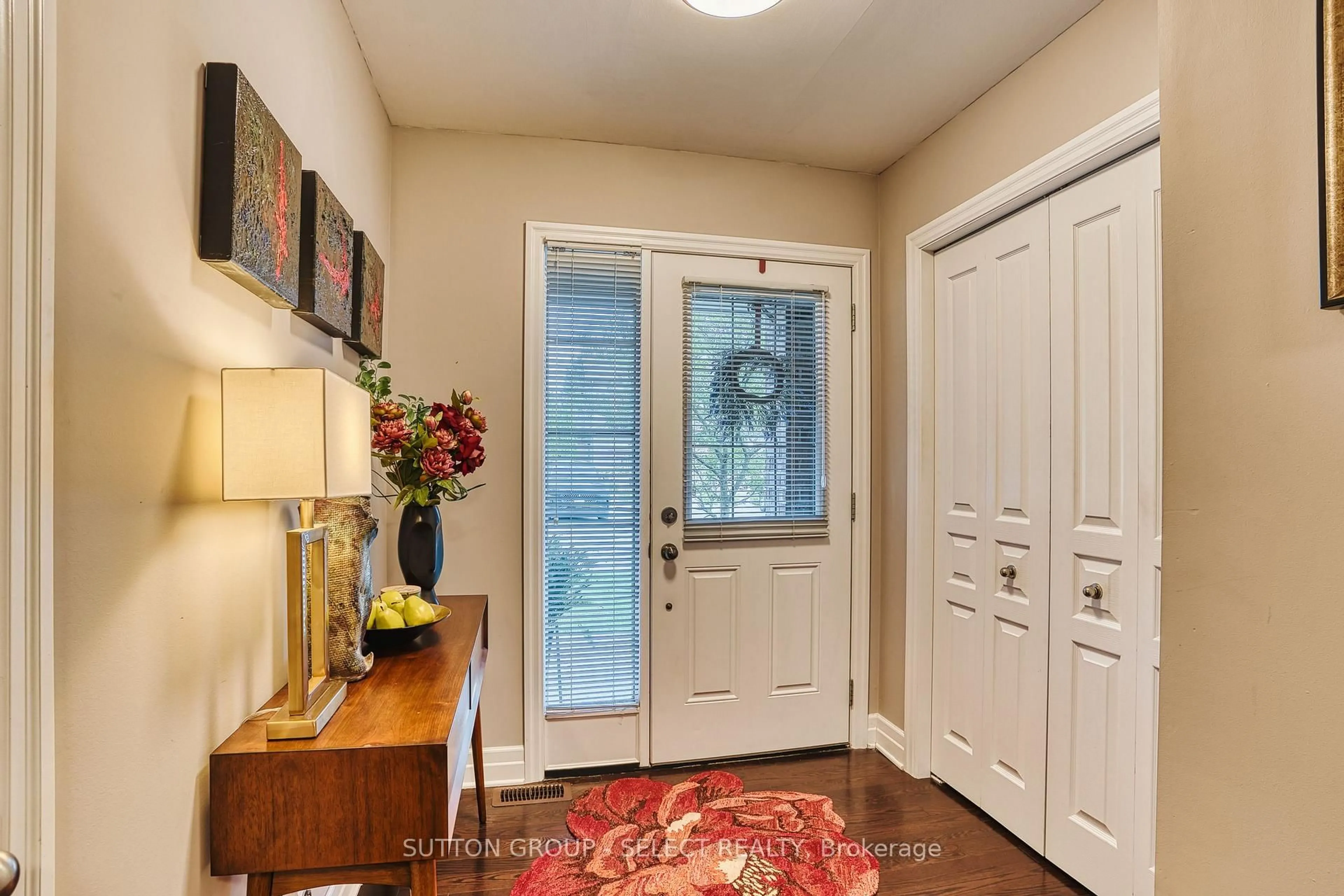 Indoor entryway for 55 Harrison St #2, Stratford Ontario N5A 1A0
