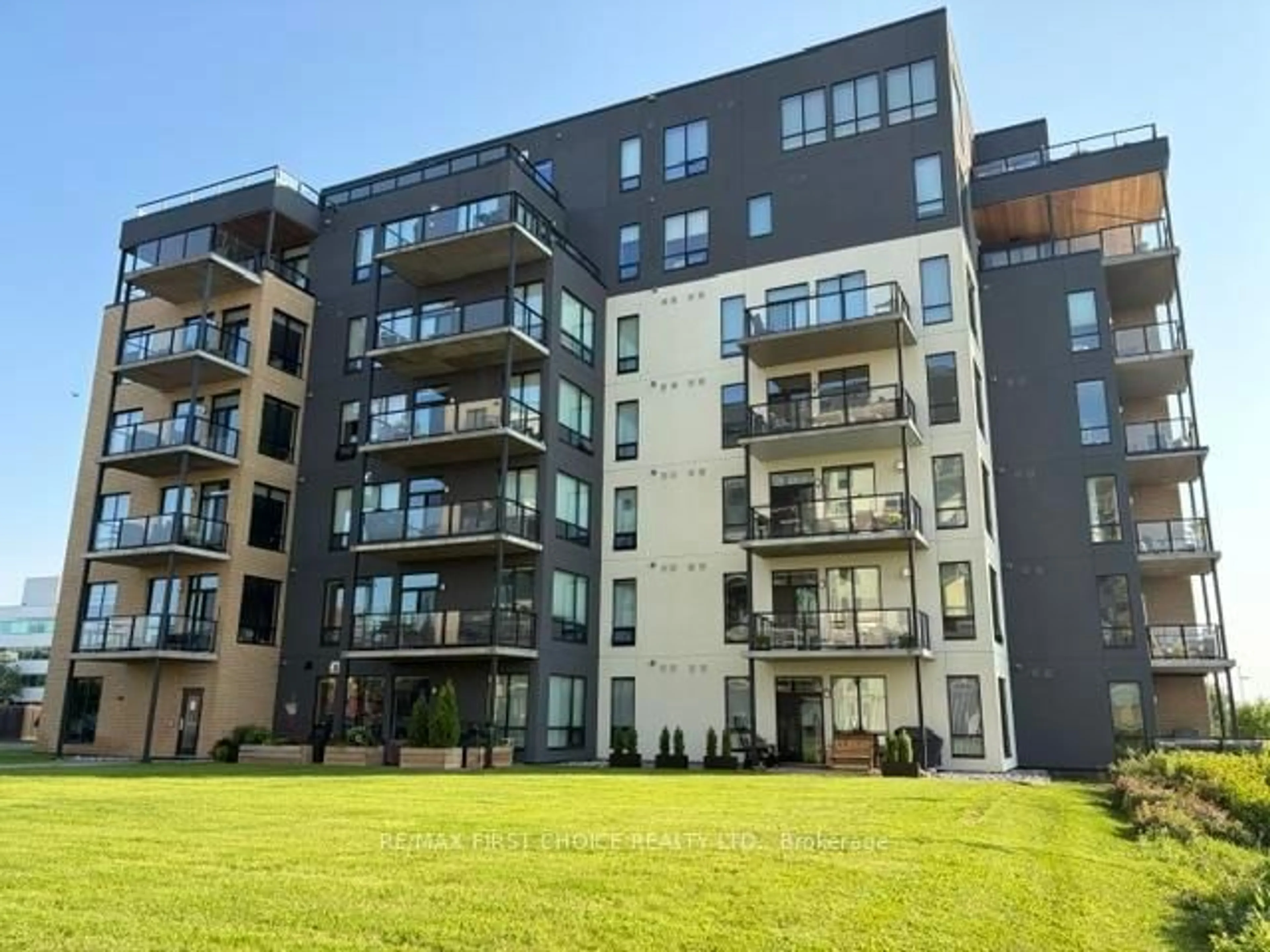 A pic from outside/outdoor area/front of a property/back of a property/a pic from drone, unknown for 2260 Sleeping Giant Pkwy #2103, Thunder Bay Ontario P7A 0E7