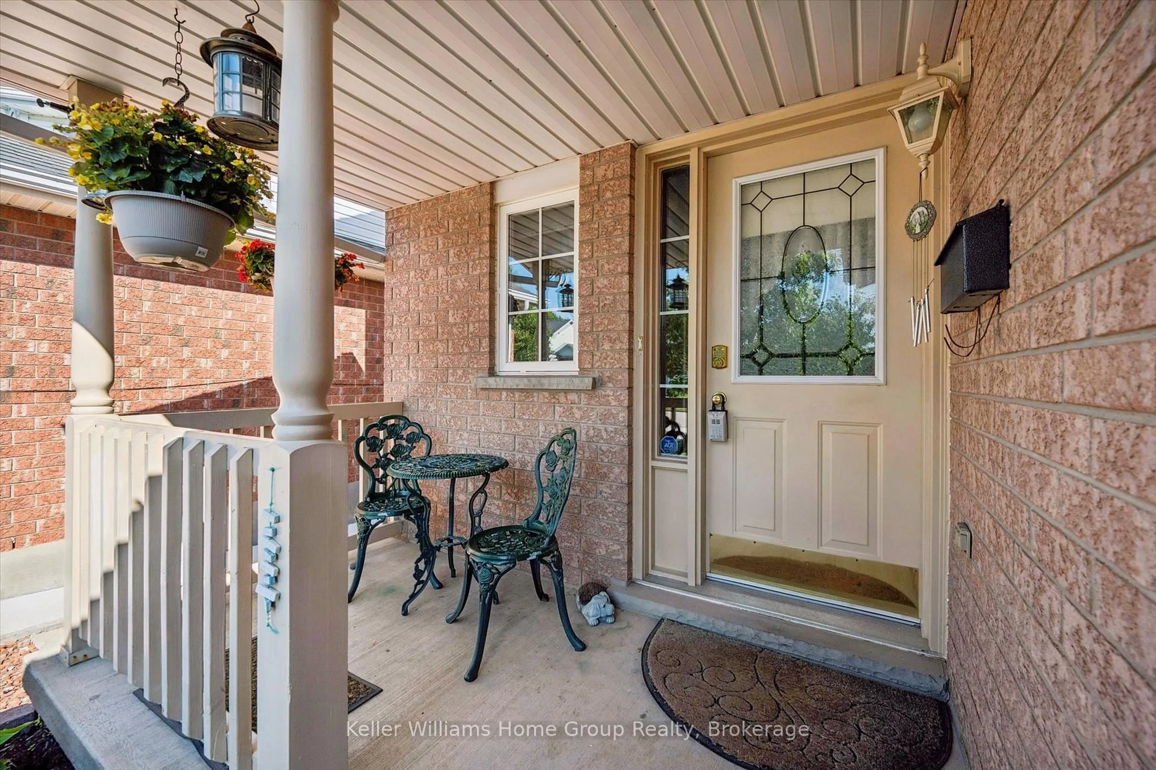 Indoor entryway for 63 Boulder Cres, Guelph Ontario N1G 5A2