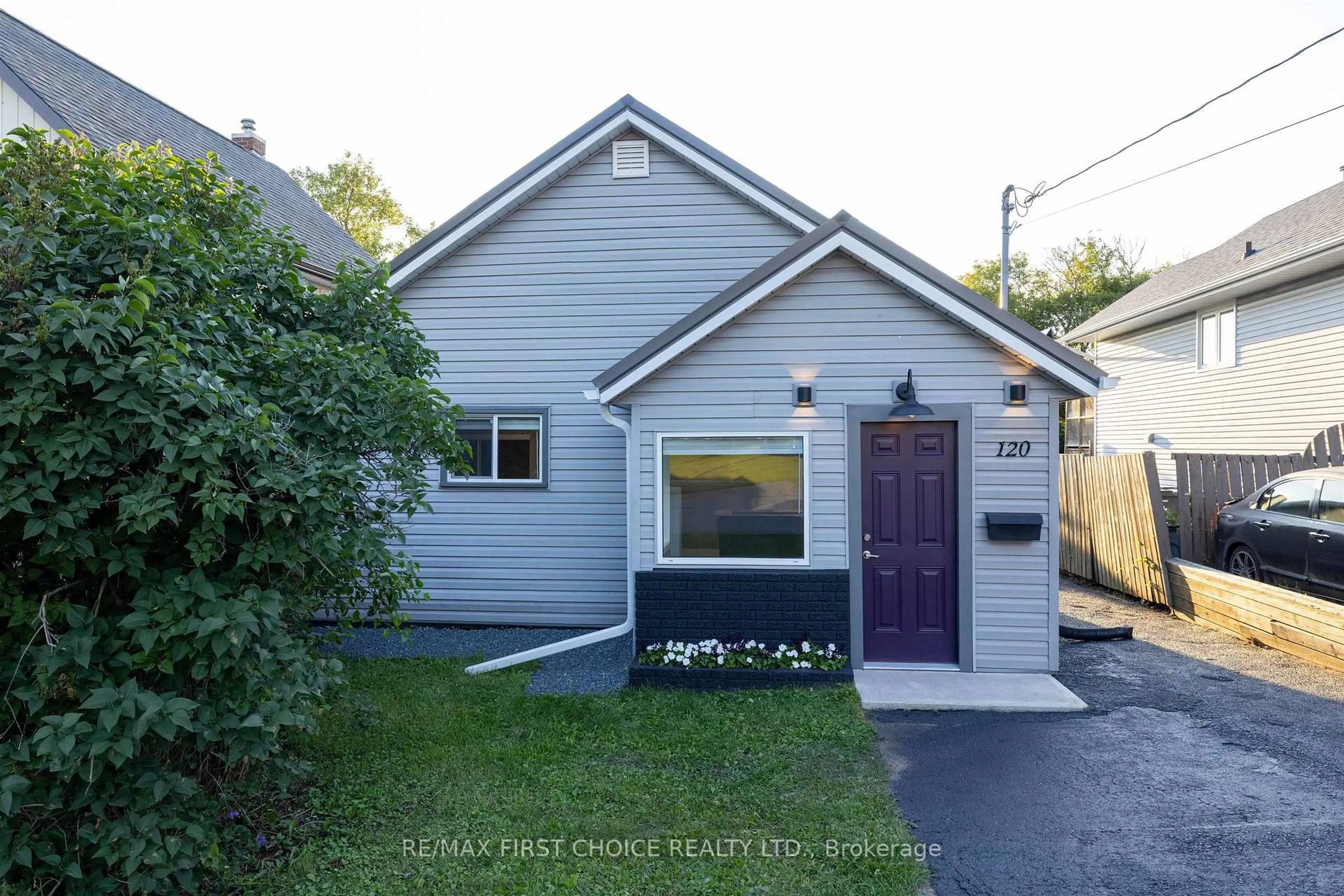 Home with vinyl exterior material, street for 120 Rockwood Ave, Thunder Bay Ontario P7B 4K2