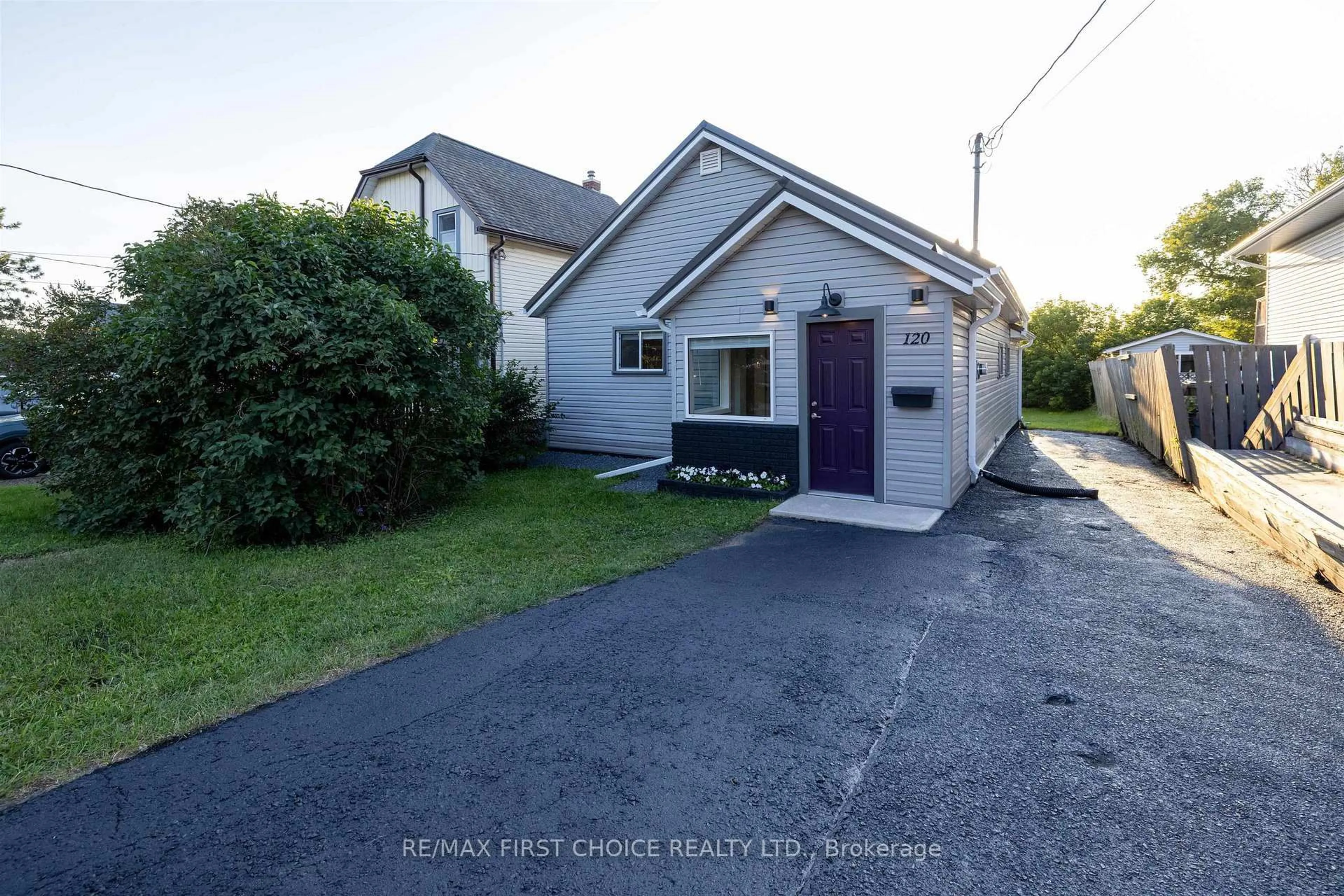 A pic from outside/outdoor area/front of a property/back of a property/a pic from drone, street for 120 Rockwood Ave, Thunder Bay Ontario P7B 4K2