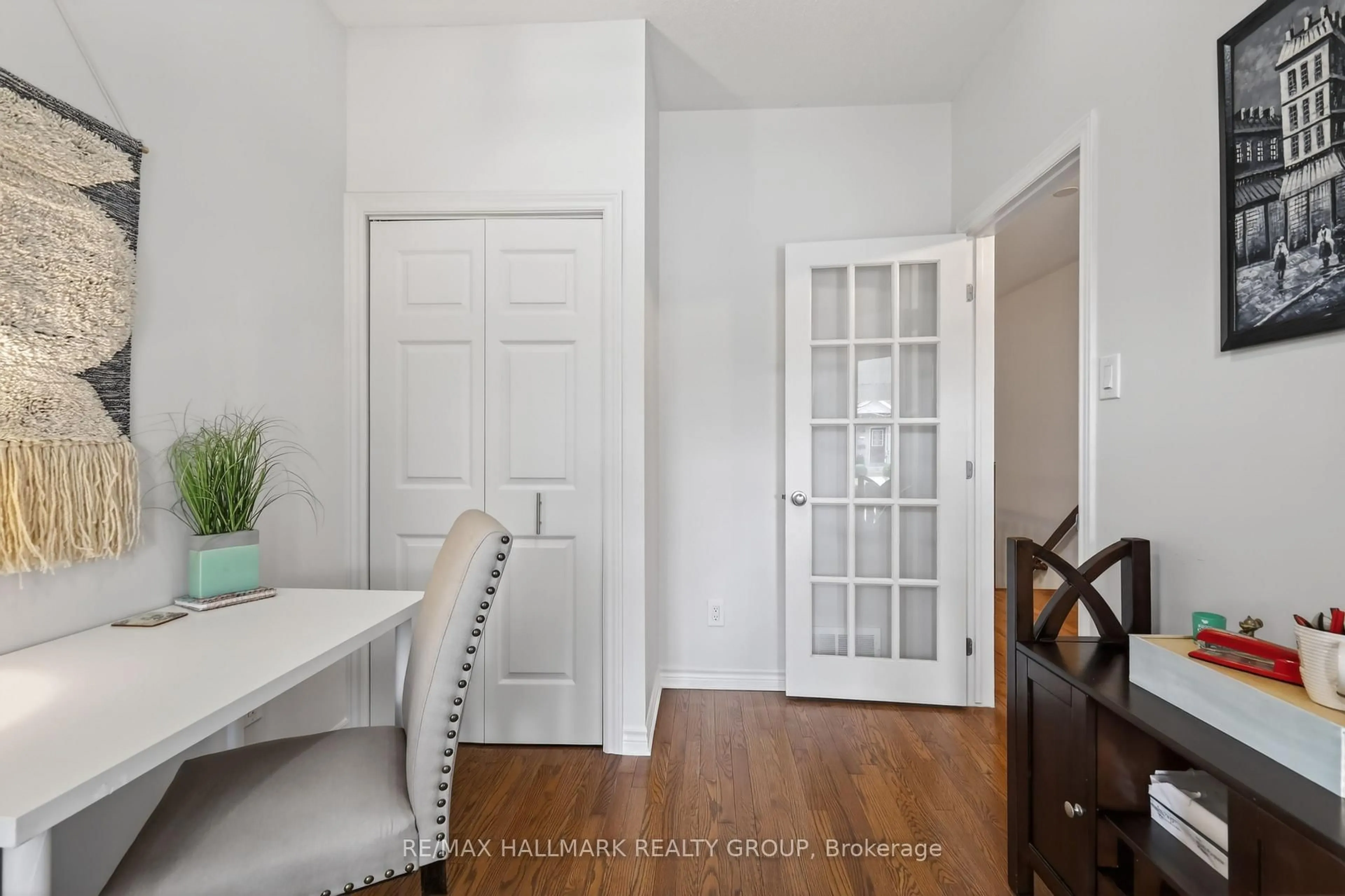 Indoor entryway for 236 Bulrush Cres, Ottawa Ontario K1T 0E6